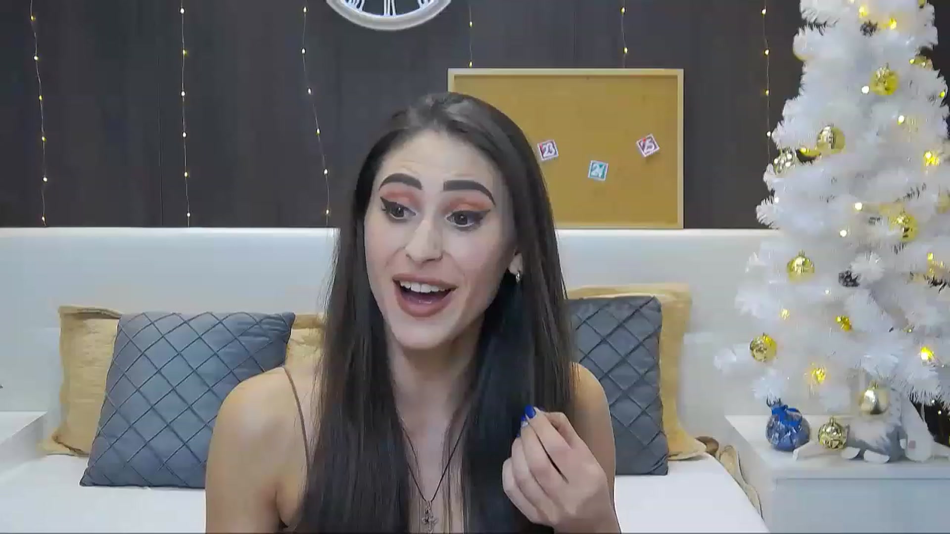Gallery image thumbnail from MaraHari's myfreecams stream on, 12/30/2022, 19:02 image 16 of 20