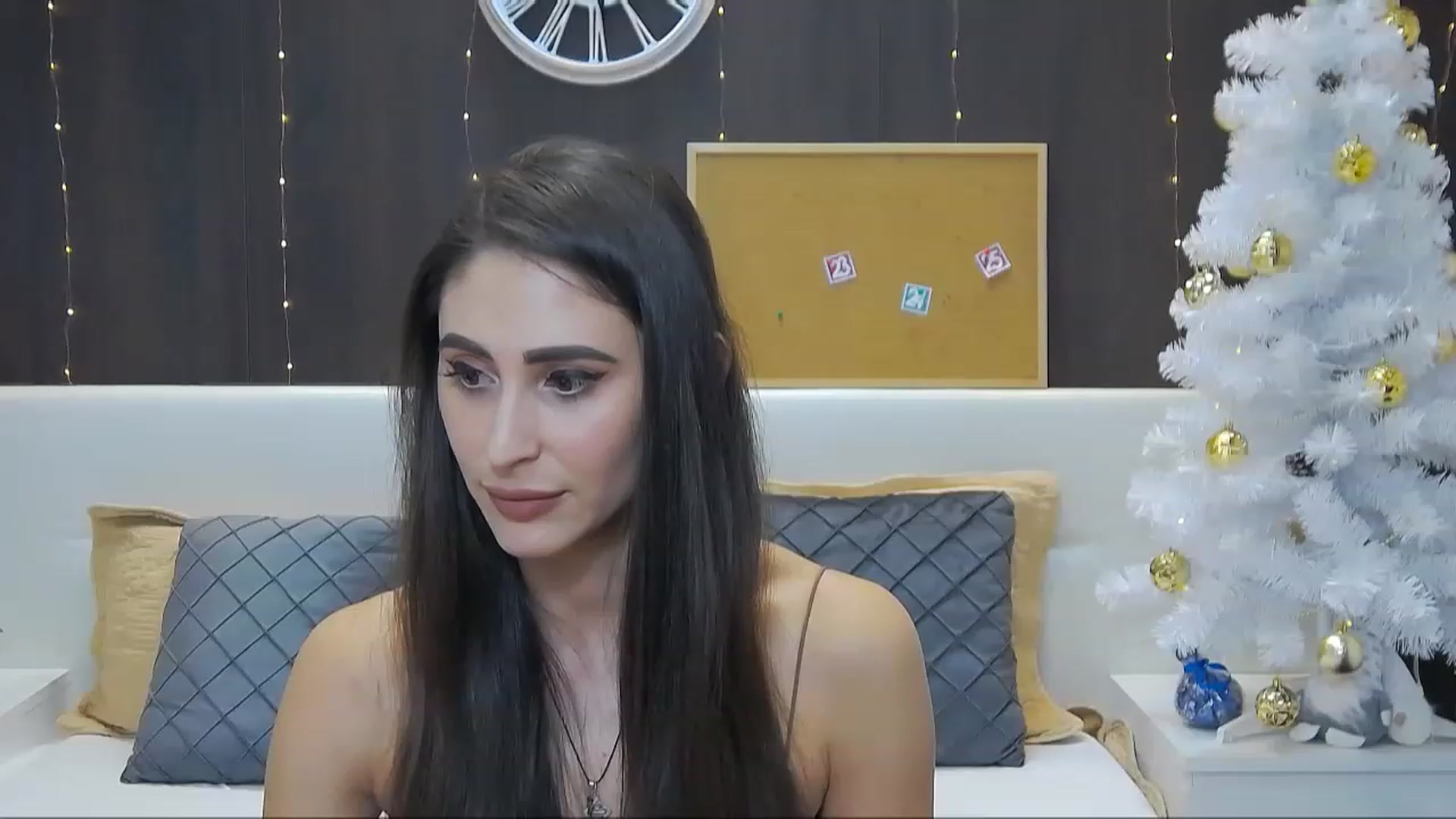 Gallery image thumbnail from MaraHari's myfreecams stream on, 12/30/2022, 19:02 image 5 of 20