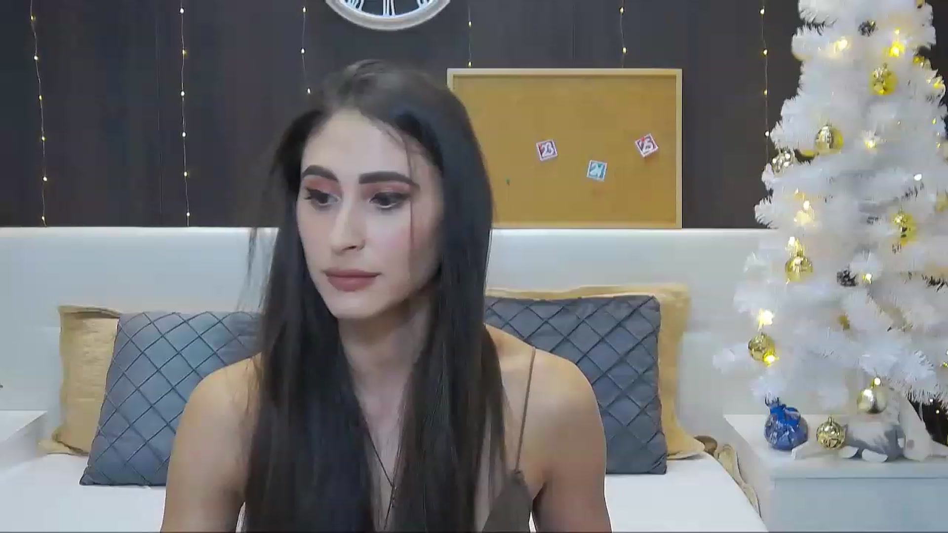 Gallery image thumbnail from MaraHari's myfreecams stream on, 12/30/2022, 19:02 image 14 of 20