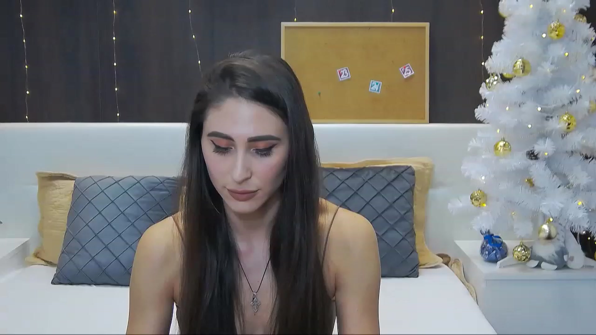 Gallery image thumbnail from MaraHari's myfreecams stream on, 12/30/2022, 20:11 image 6 of 20