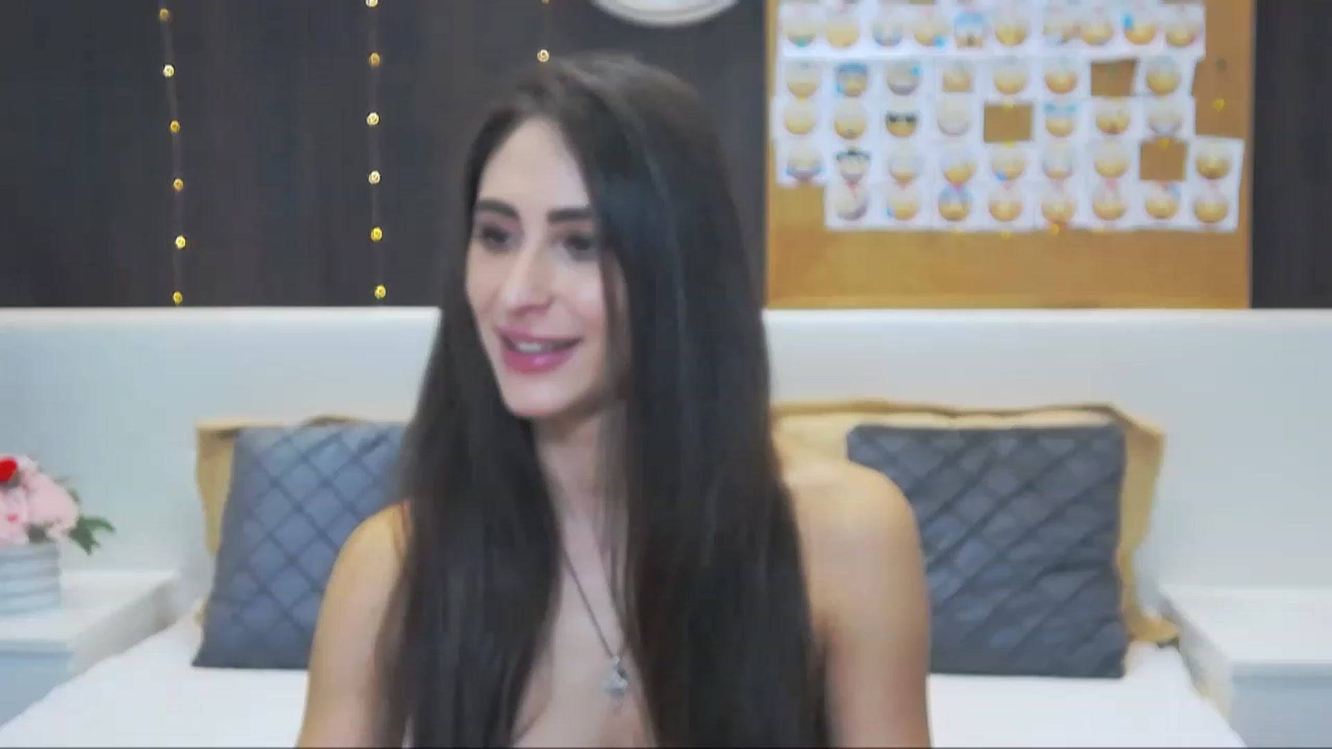 Gallery image thumbnail from MaraHari's myfreecams stream on, 01/04/2023, 19:17 image 1 of 20