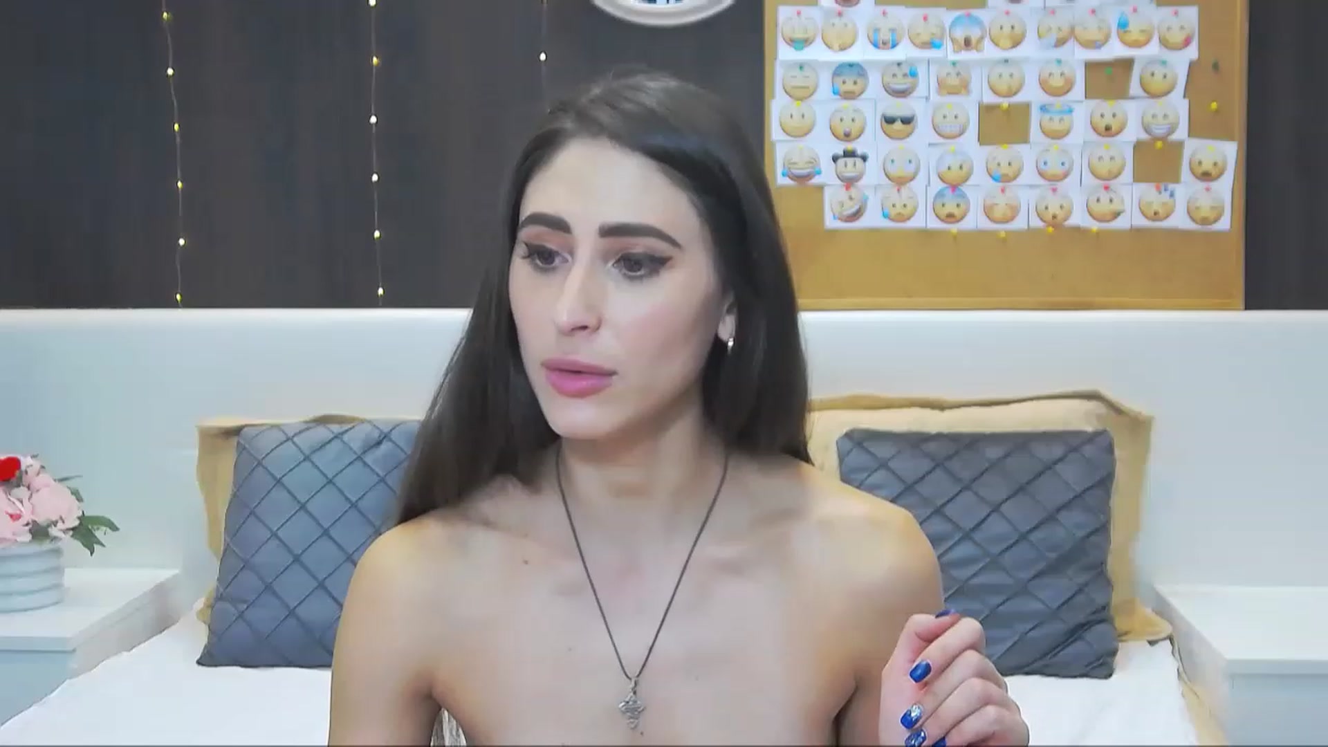 Gallery image thumbnail from MaraHari's myfreecams stream on, 01/04/2023, 19:17 image 7 of 20