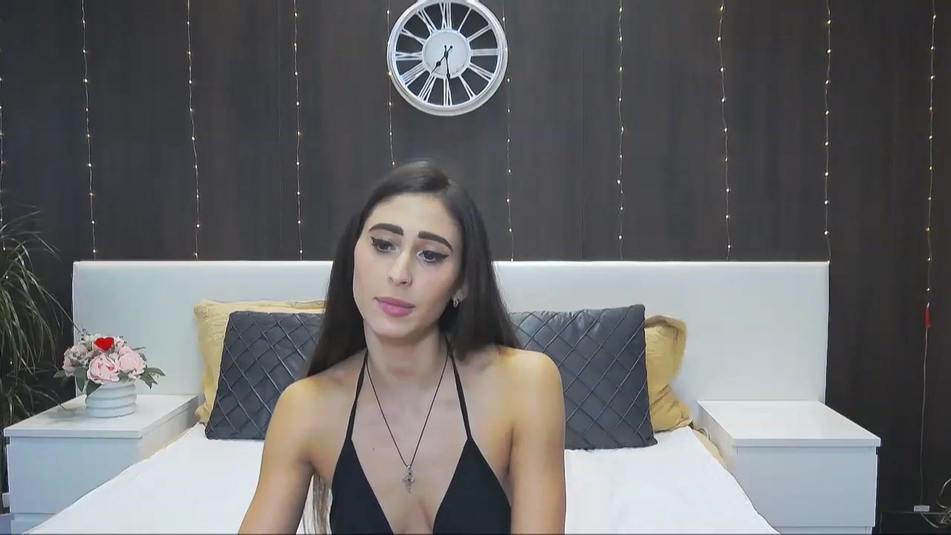 Gallery image thumbnail from MaraHari's myfreecams stream on, 01/05/2023, 18:12 image 17 of 20
