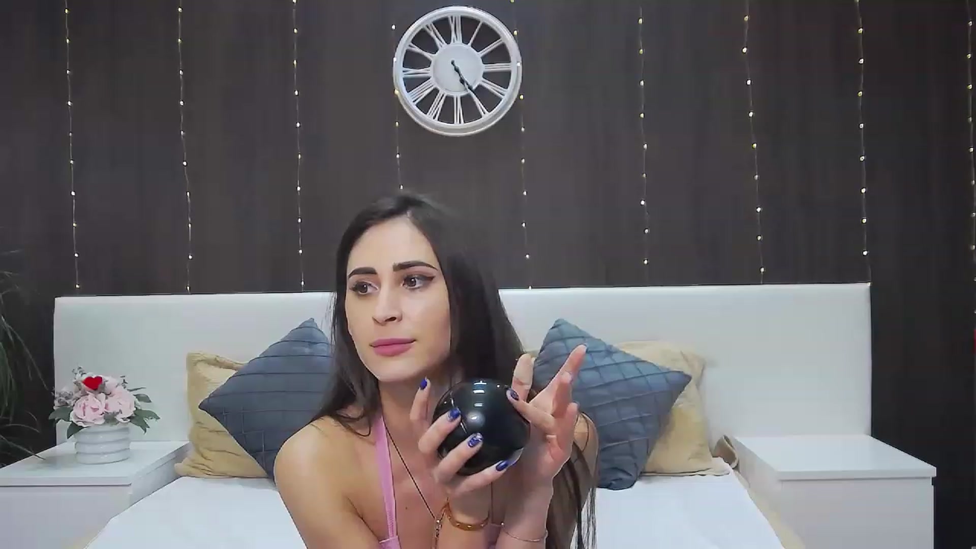 Gallery image thumbnail from MaraHari's myfreecams stream on, 01/15/2023, 21:44 image 14 of 20