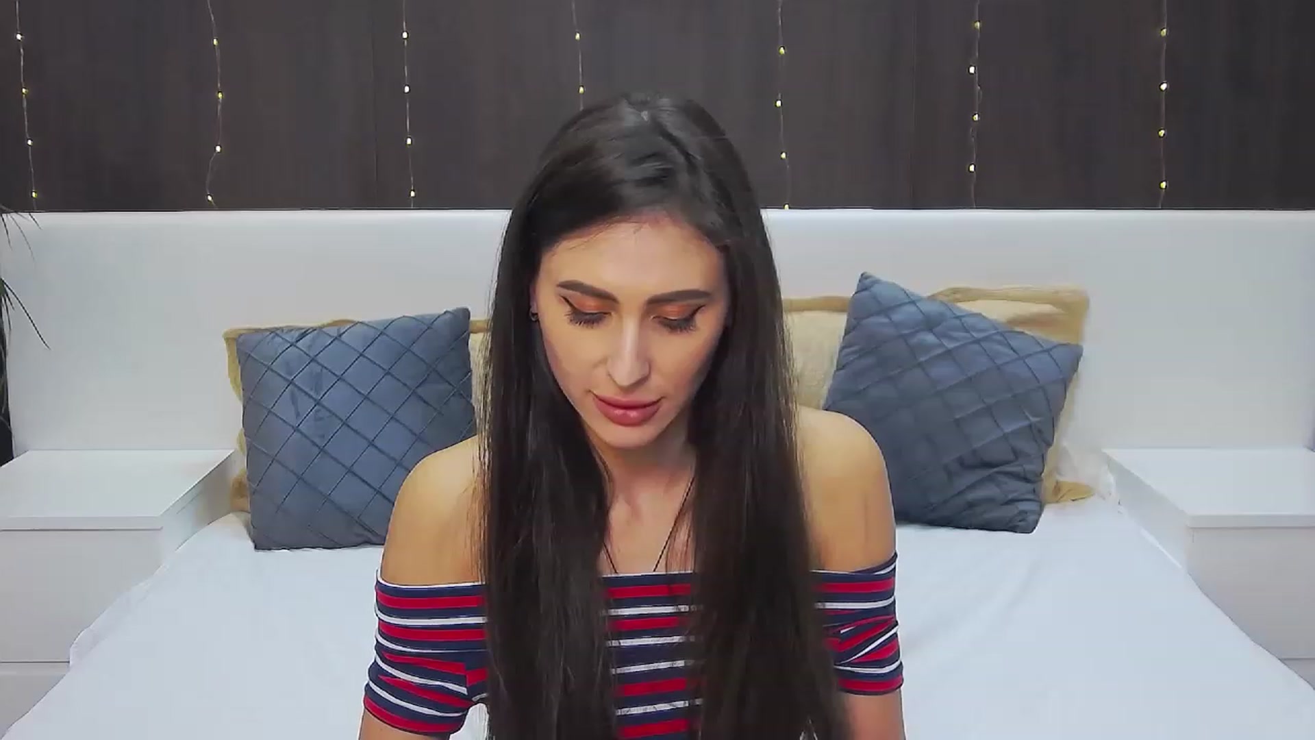 Gallery image thumbnail from MaraHari's myfreecams stream on, 01/23/2023, 24:19 image 3 of 20