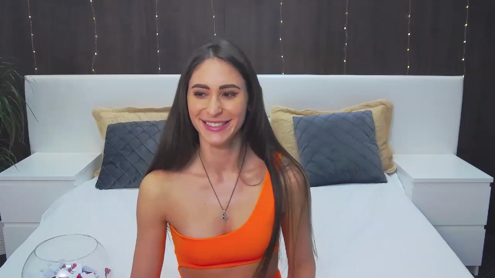 Gallery image thumbnail from MaraHari's myfreecams stream on, 01/25/2023, 21:07 image 17 of 20