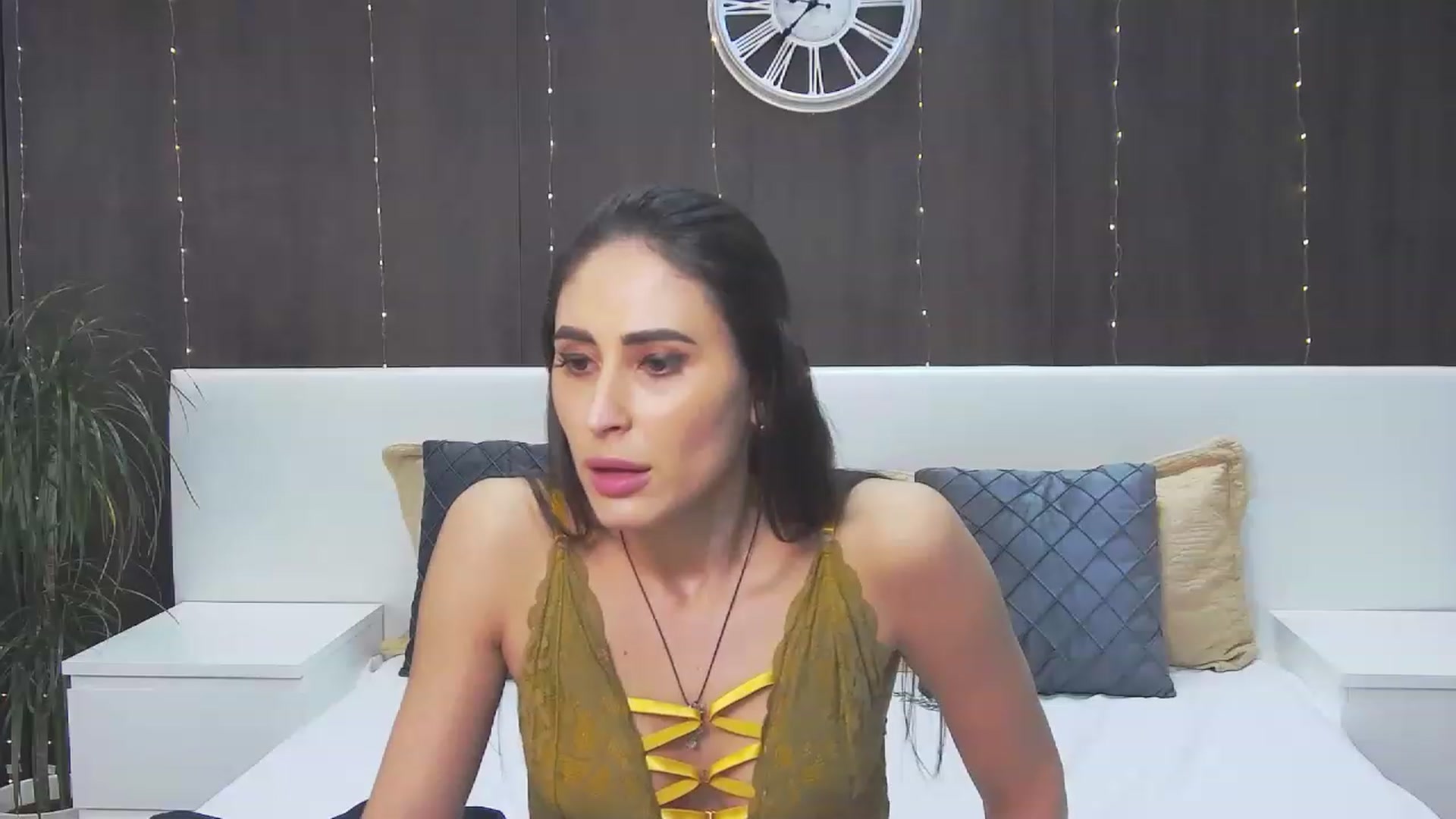 Gallery image thumbnail from MaraHari's myfreecams stream on, 02/01/2023, 21:43 image 17 of 20