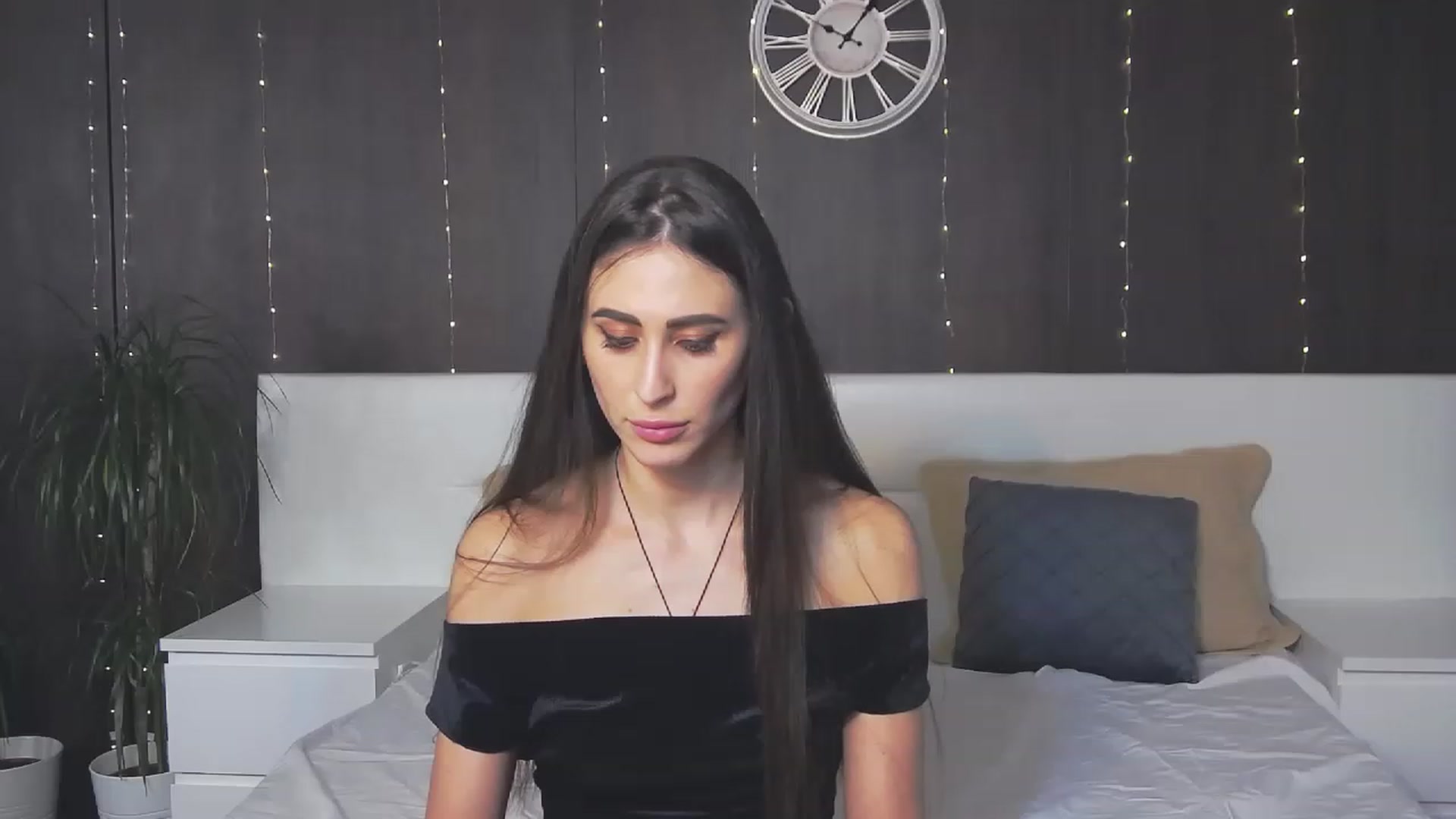 Gallery image thumbnail from MaraHari's myfreecams stream on, 02/02/2023, 22:52 image 14 of 20
