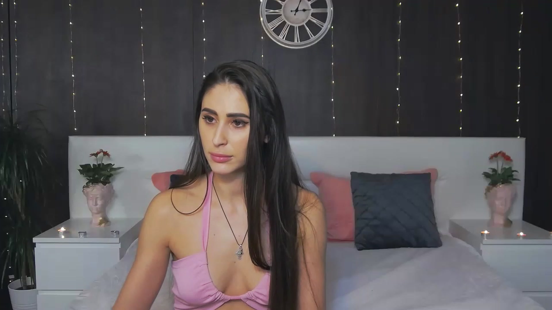 Gallery image thumbnail from MaraHari's myfreecams stream on, 02/13/2023, 24:02 image 14 of 20