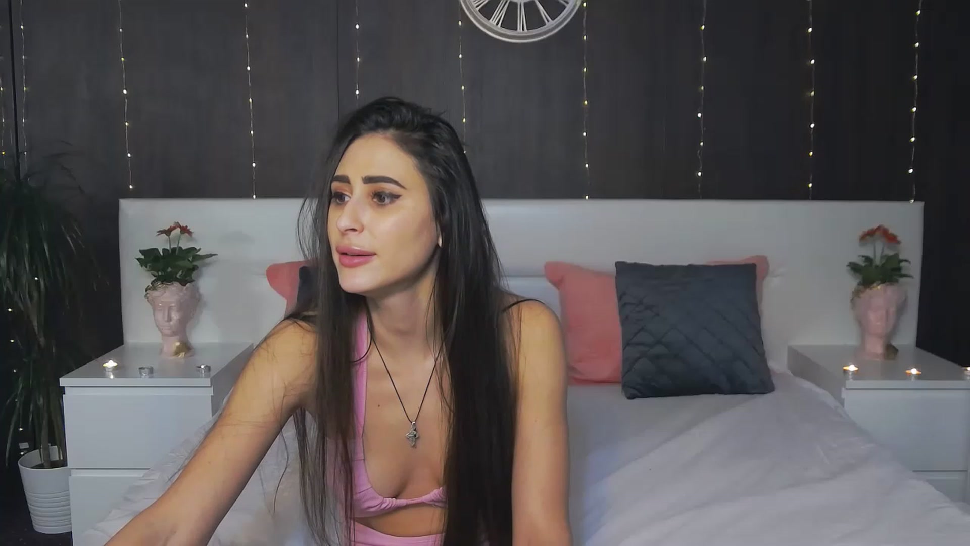 Gallery image thumbnail from MaraHari's myfreecams stream on, 02/13/2023, 24:02 image 20 of 20