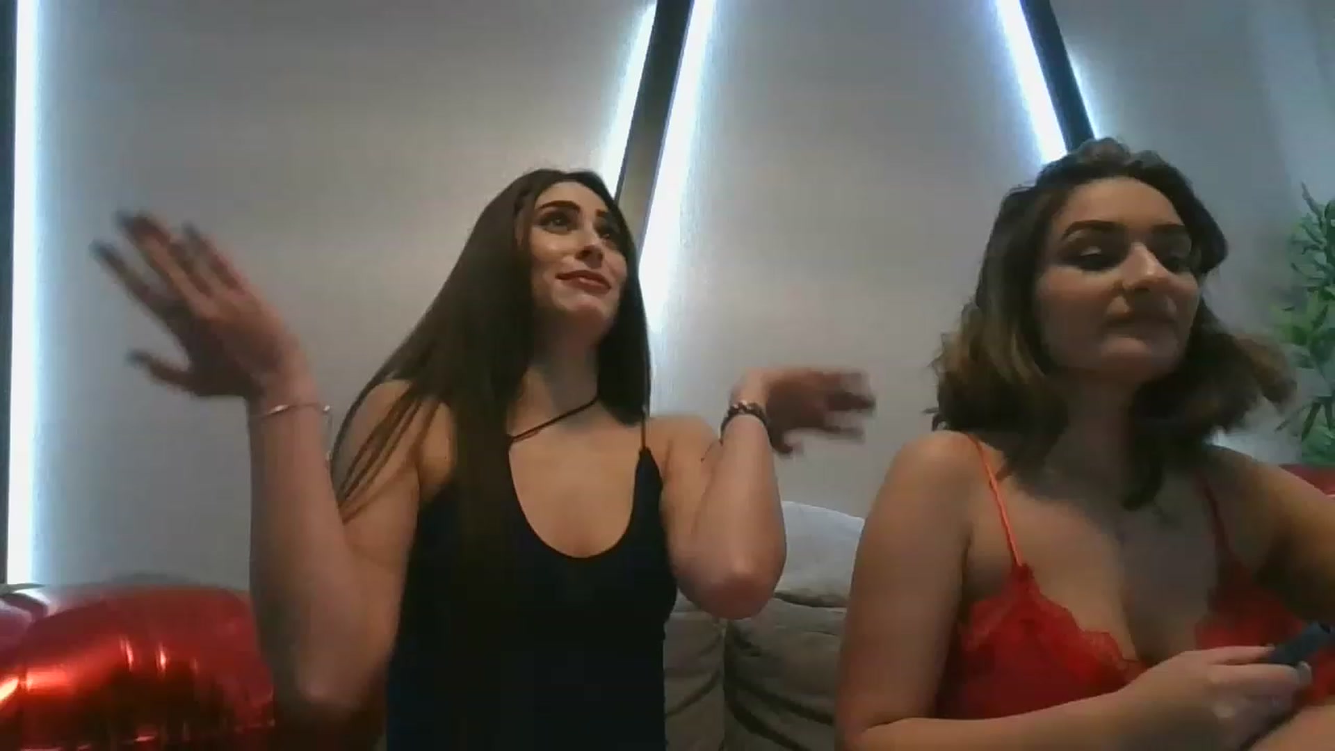 Gallery image thumbnail from MaraHari's myfreecams stream on, 02/13/2023, 21:03 image 7 of 20