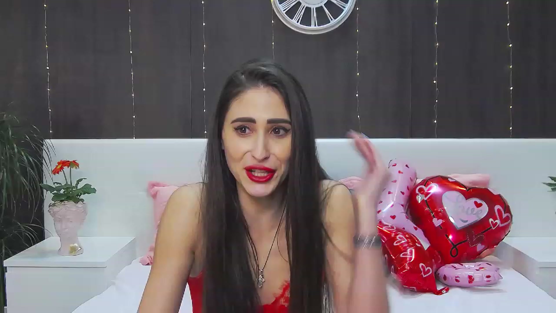 Gallery image thumbnail from MaraHari's myfreecams stream on, 02/14/2023, 20:36 image 16 of 20
