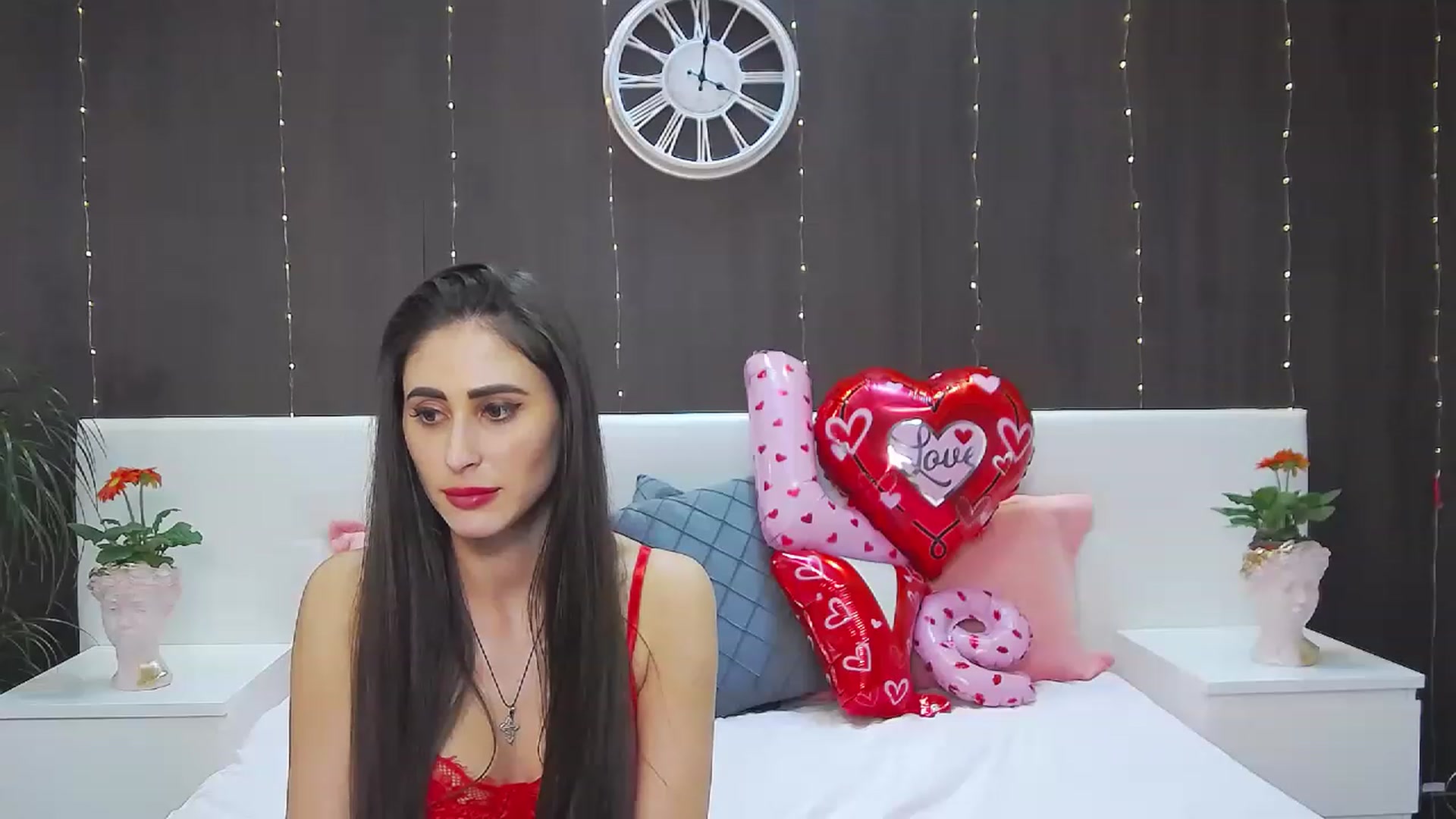 Gallery image thumbnail from MaraHari's myfreecams stream on, 02/15/2023, 24:05 image 17 of 20