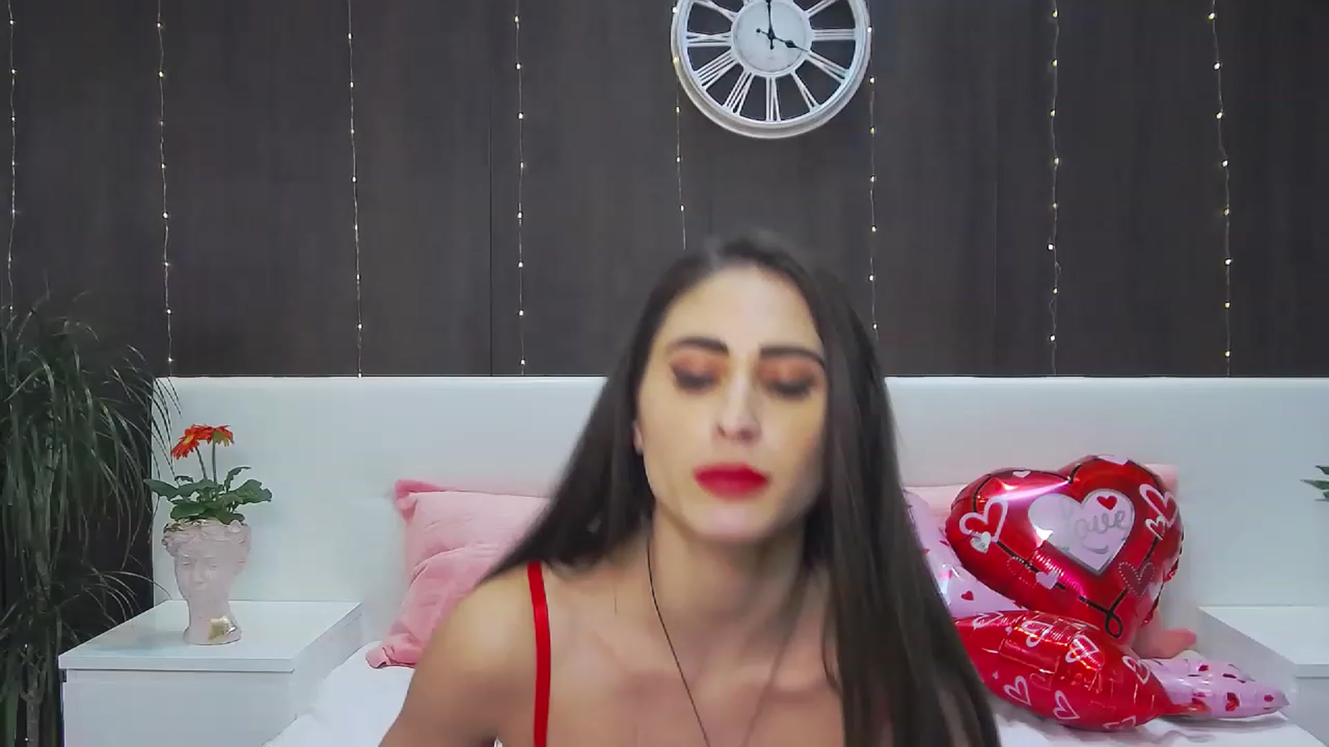 Gallery image thumbnail from MaraHari's myfreecams stream on, 02/15/2023, 24:05 image 1 of 20