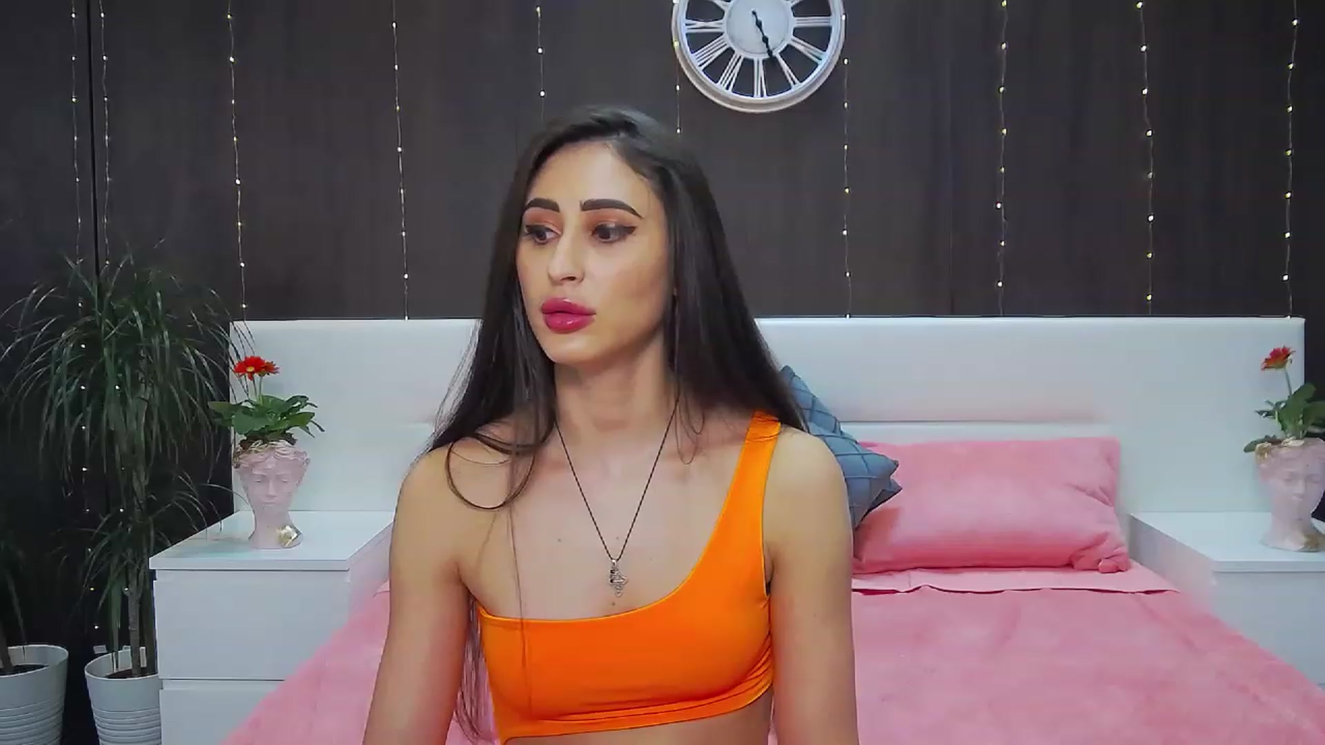 Gallery image thumbnail from MaraHari's myfreecams stream on, 02/17/2023, 20:12 image 4 of 20