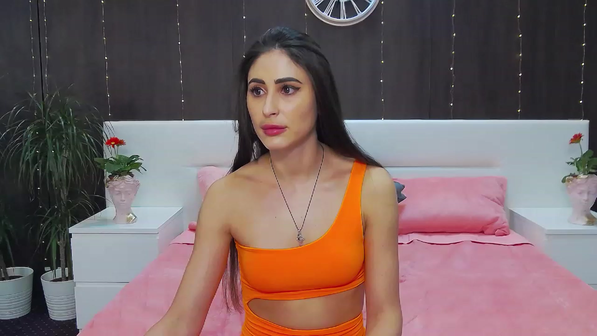 Gallery image thumbnail from MaraHari's myfreecams stream on, 02/18/2023, 24:04 image 15 of 20