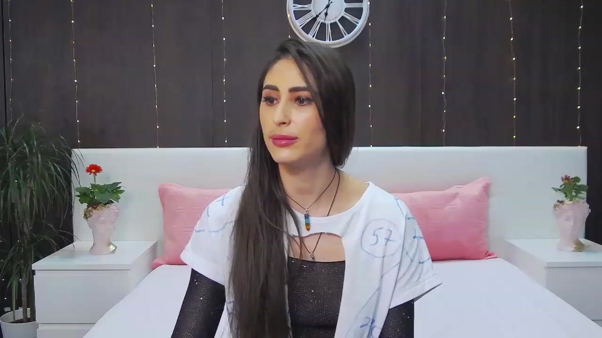 Gallery image thumbnail from MaraHari's myfreecams stream on, 02/19/2023, 20:31 image 18 of 20
