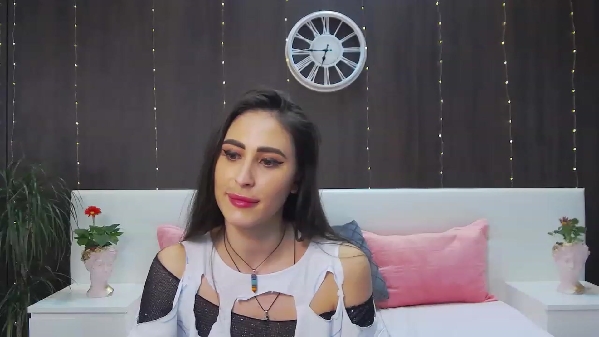 Gallery image thumbnail from MaraHari's myfreecams stream on, 02/19/2023, 23:48 image 11 of 20