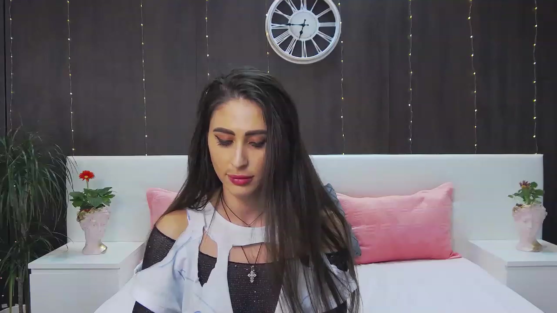 Gallery image thumbnail from MaraHari's myfreecams stream on, 02/19/2023, 23:48 image 18 of 20