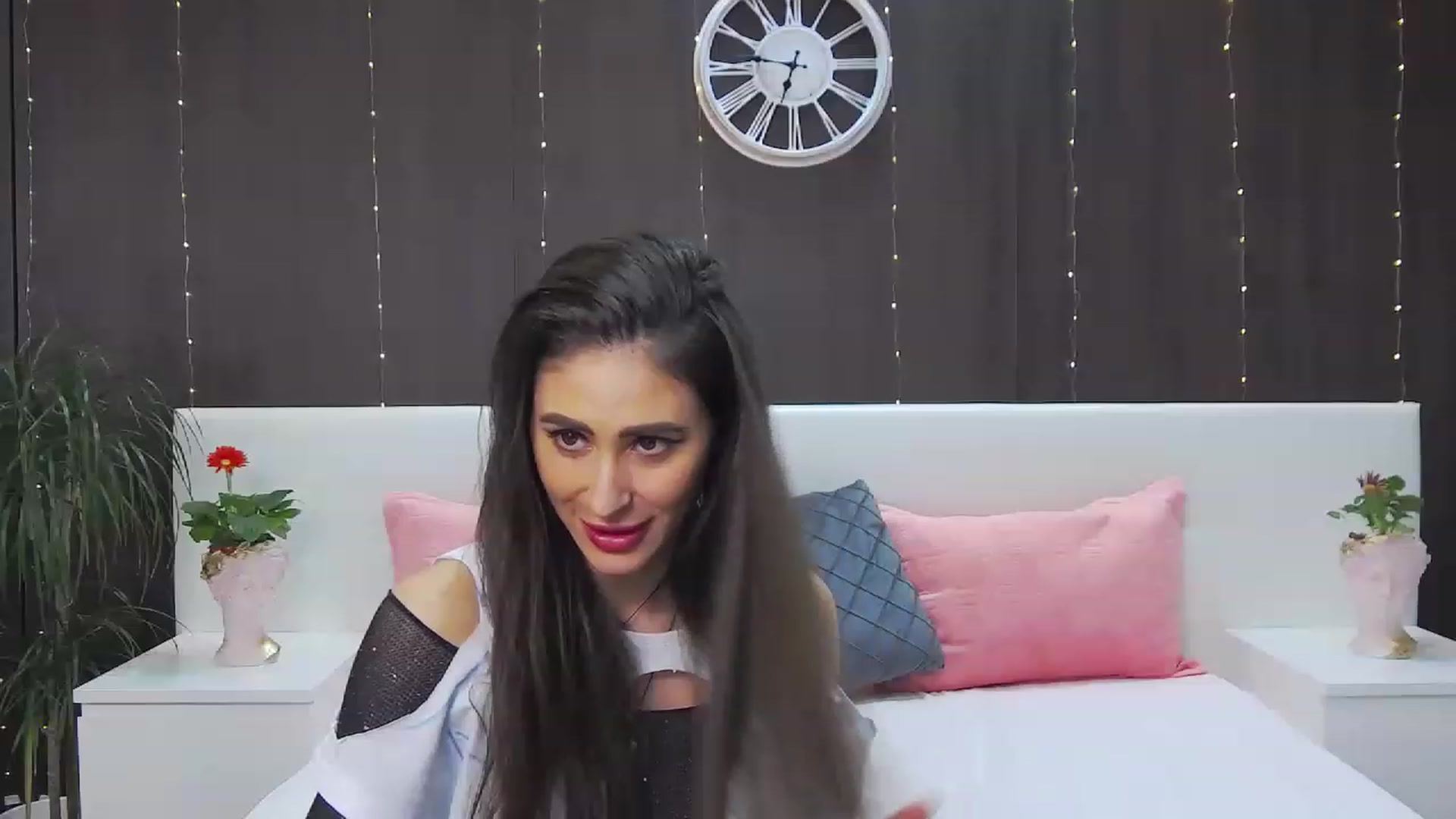 Gallery image thumbnail from MaraHari's myfreecams stream on, 02/20/2023, 24:13 image 20 of 20