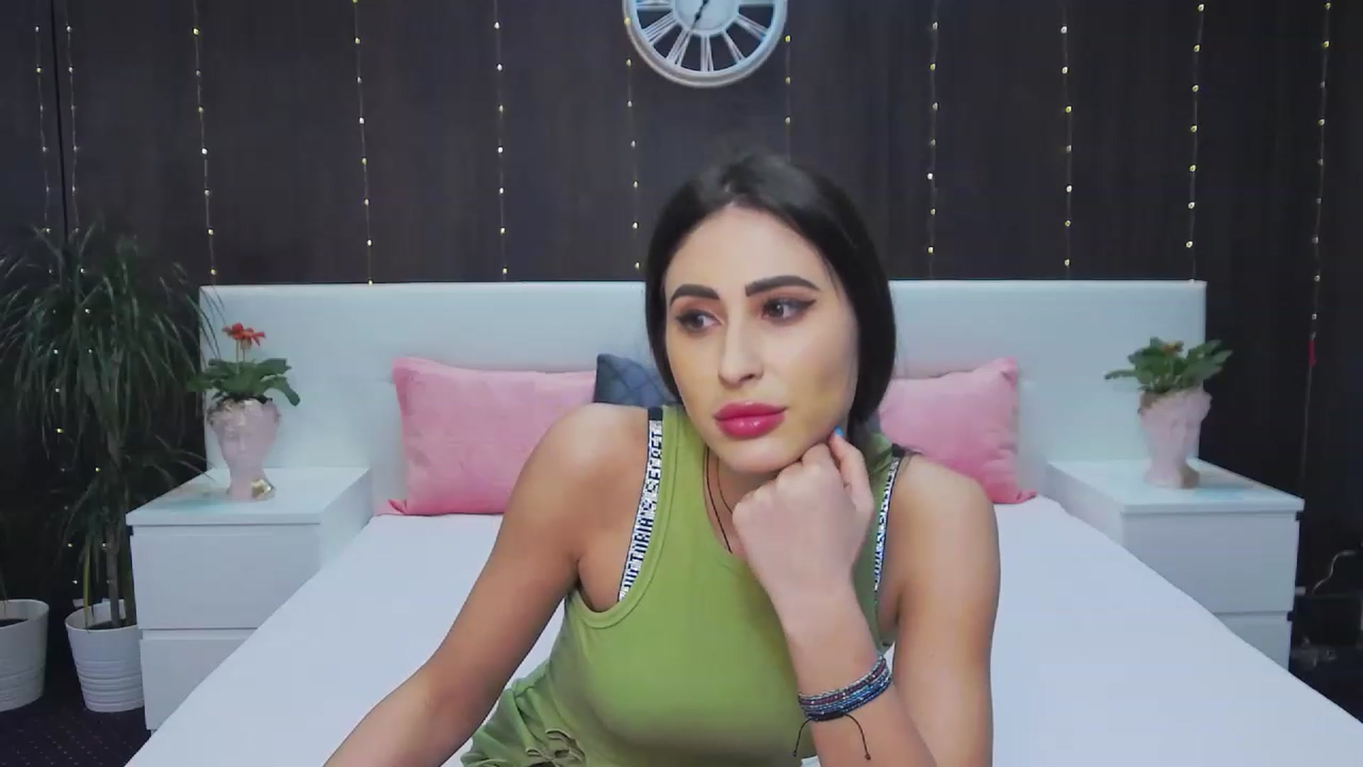 Gallery image thumbnail from MaraHari's myfreecams stream on, 02/21/2023, 24:20 image 14 of 20