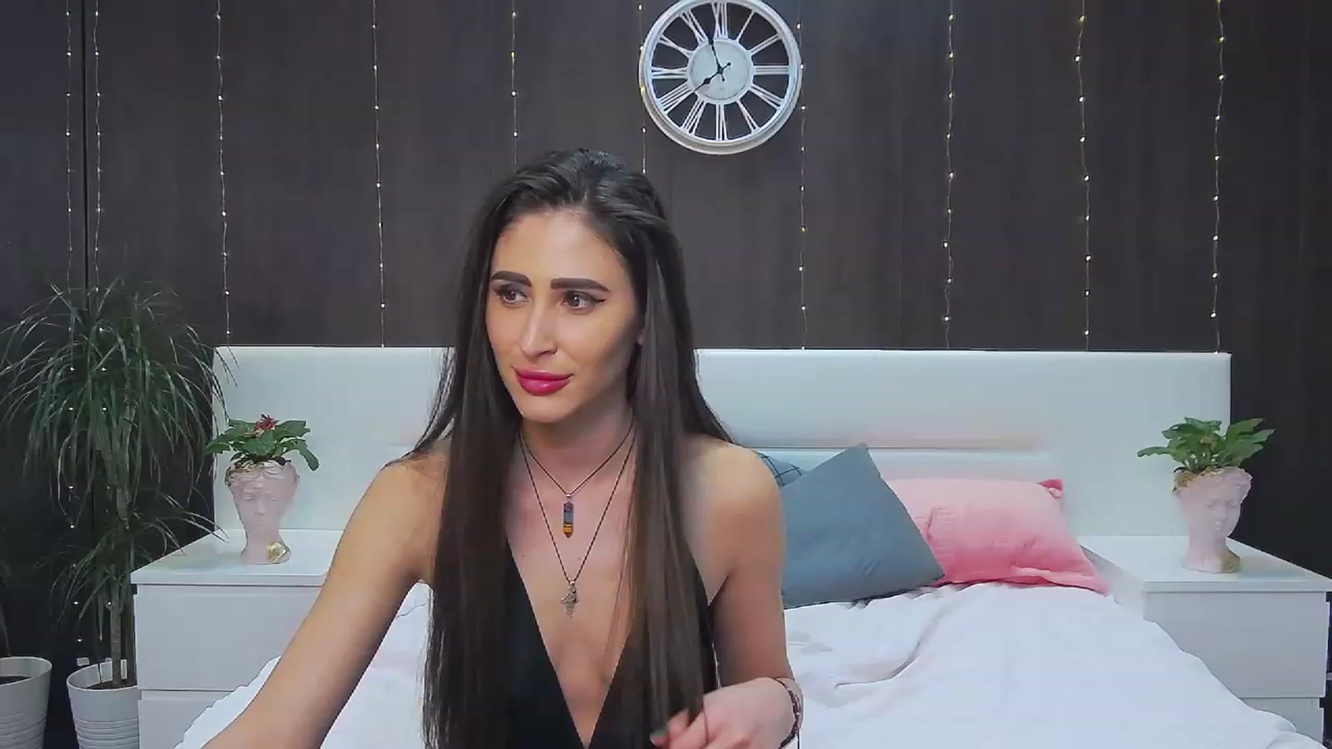 Gallery image thumbnail from MaraHari's myfreecams stream on, 02/23/2023, 24:38 image 17 of 20