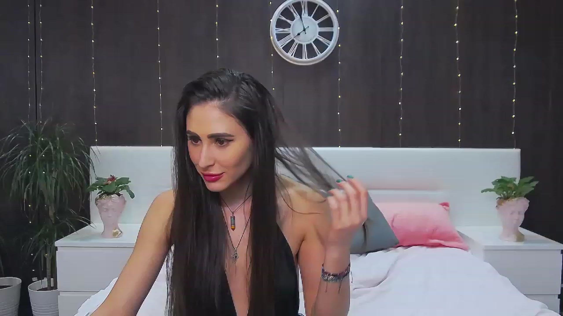 Gallery image thumbnail from MaraHari's myfreecams stream on, 02/23/2023, 24:38 image 19 of 20