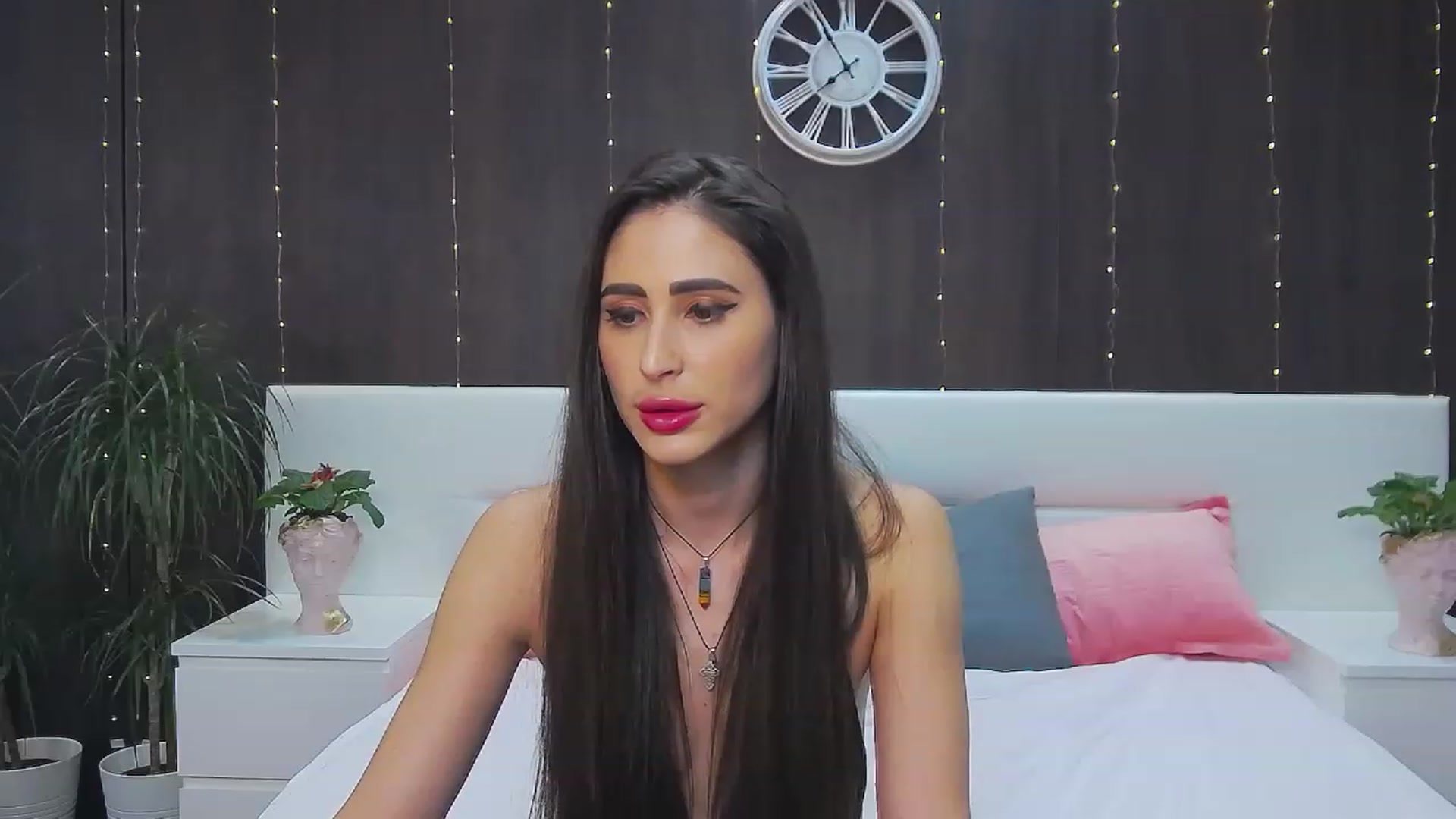 Gallery image thumbnail from MaraHari's myfreecams stream on, 02/23/2023, 24:38 image 2 of 20