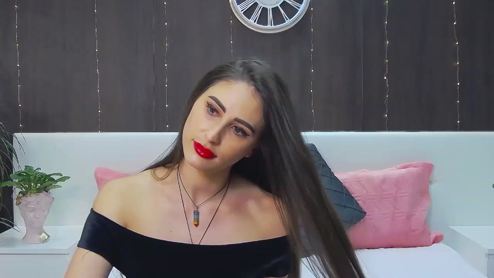 Gallery image thumbnail from MaraHari's myfreecams stream on, 02/24/2023, 15:00 image 15 of 20