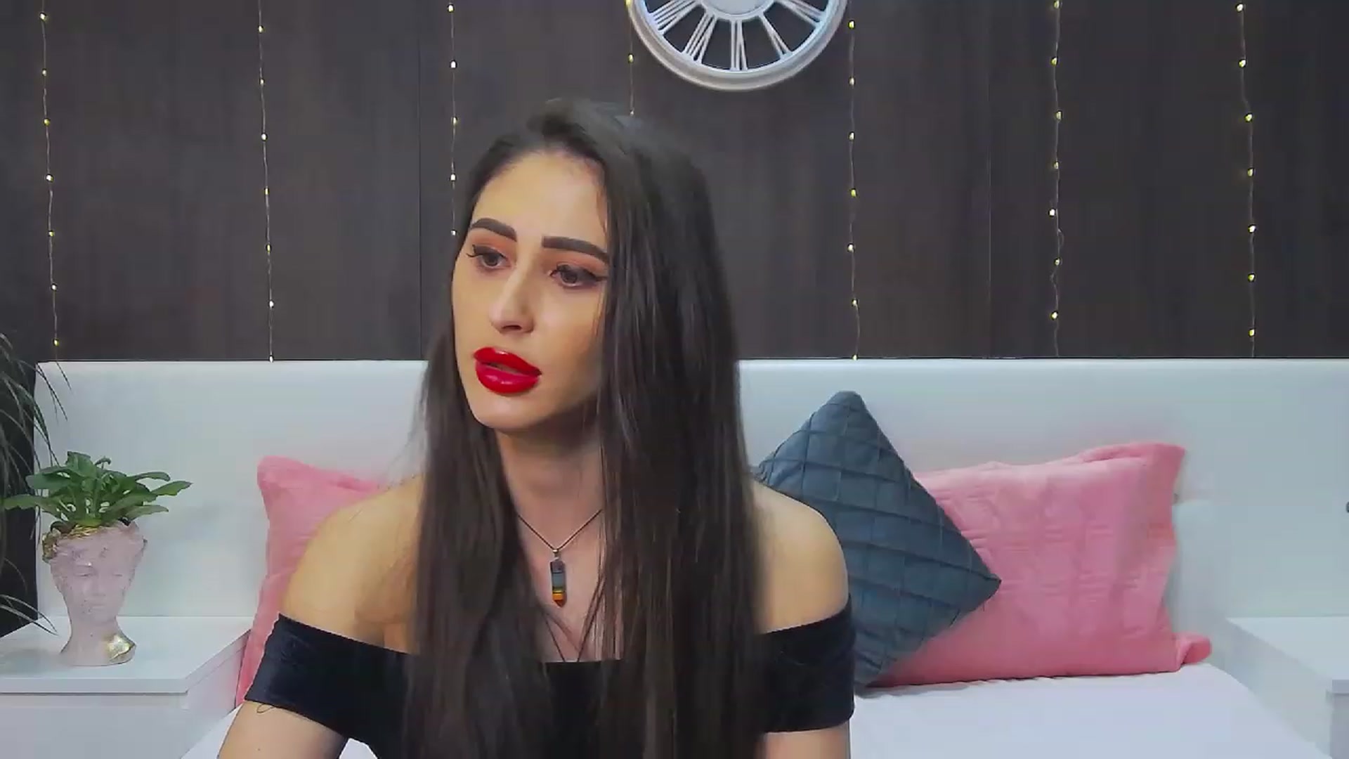 Gallery image thumbnail from MaraHari's myfreecams stream on, 02/24/2023, 15:00 image 12 of 20