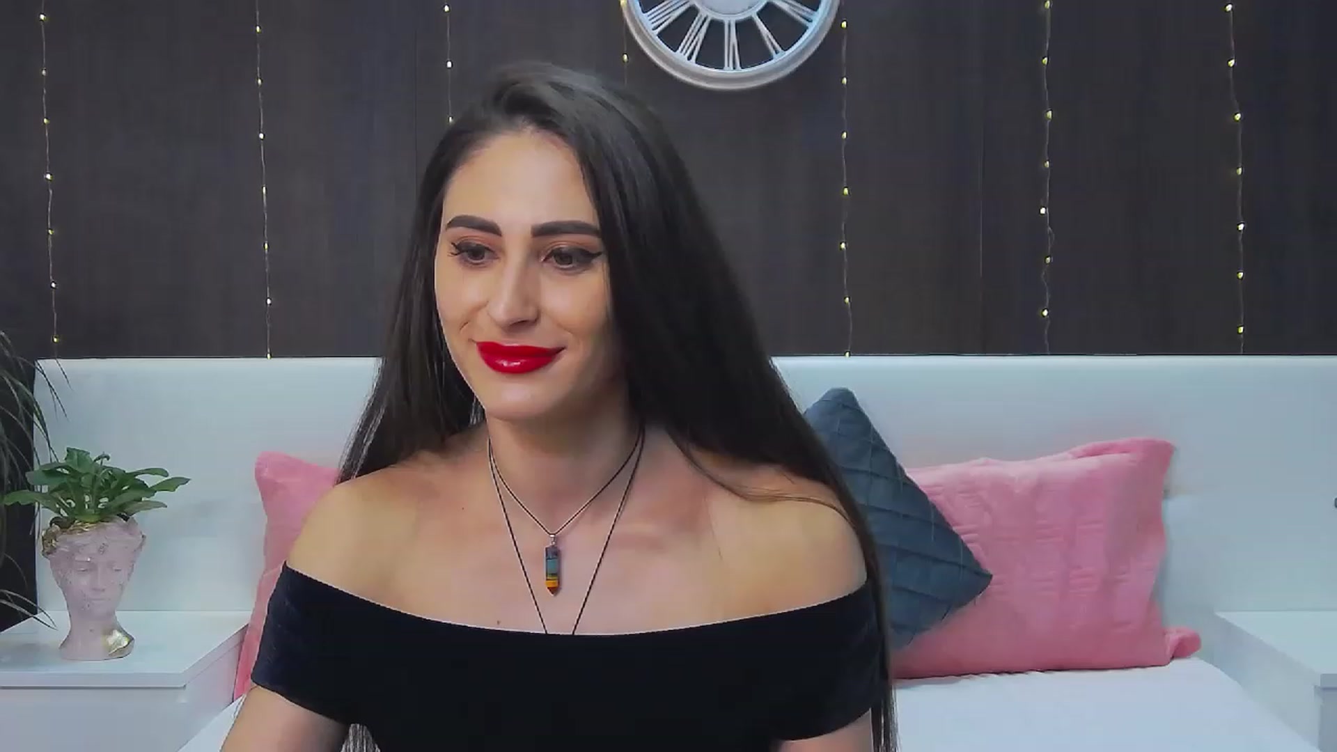 Gallery image thumbnail from MaraHari's myfreecams stream on, 02/24/2023, 15:00 image 20 of 20