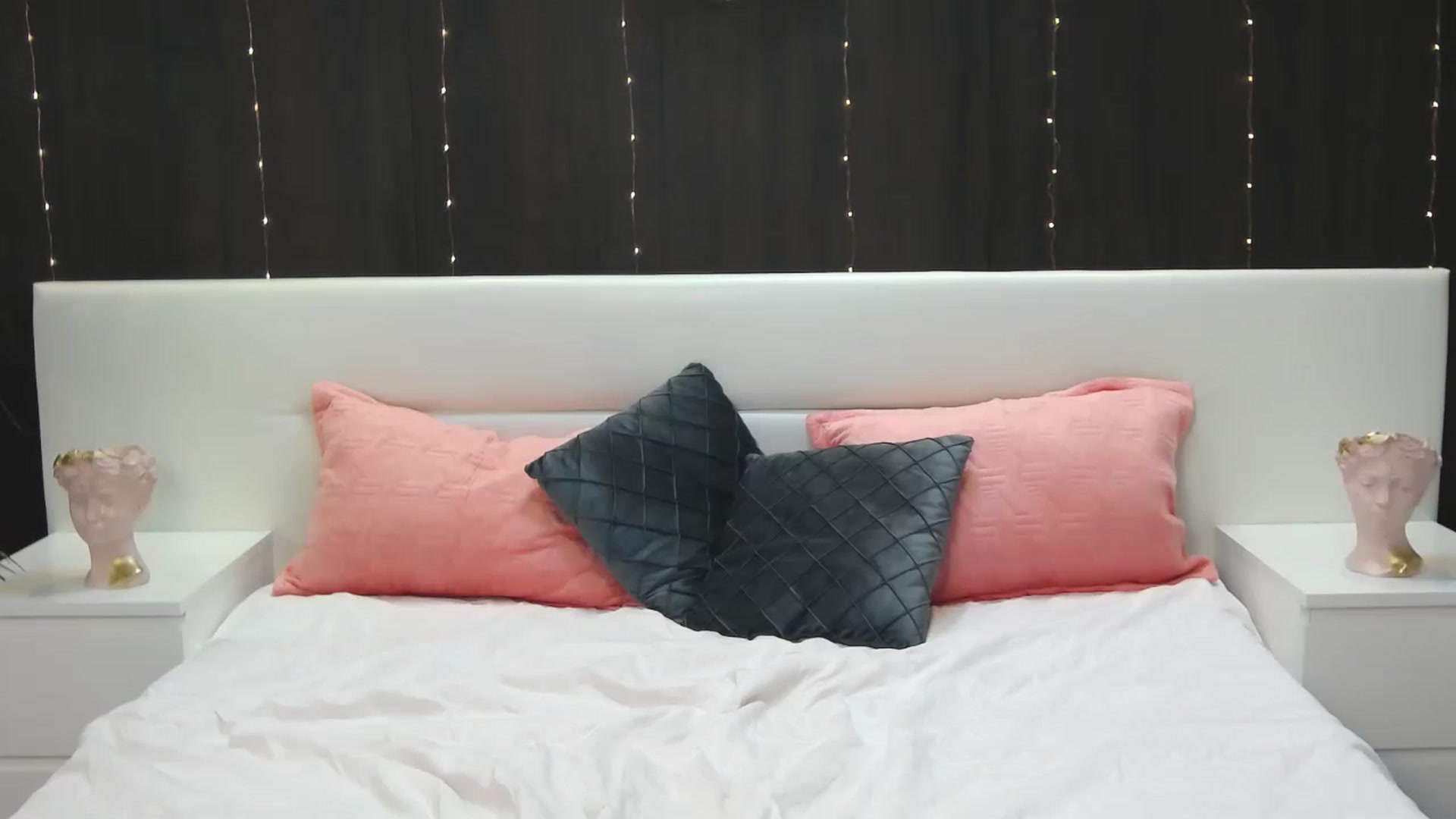 Gallery image thumbnail from MaraHari's myfreecams stream on, 03/01/2023, 18:57 image 18 of 20