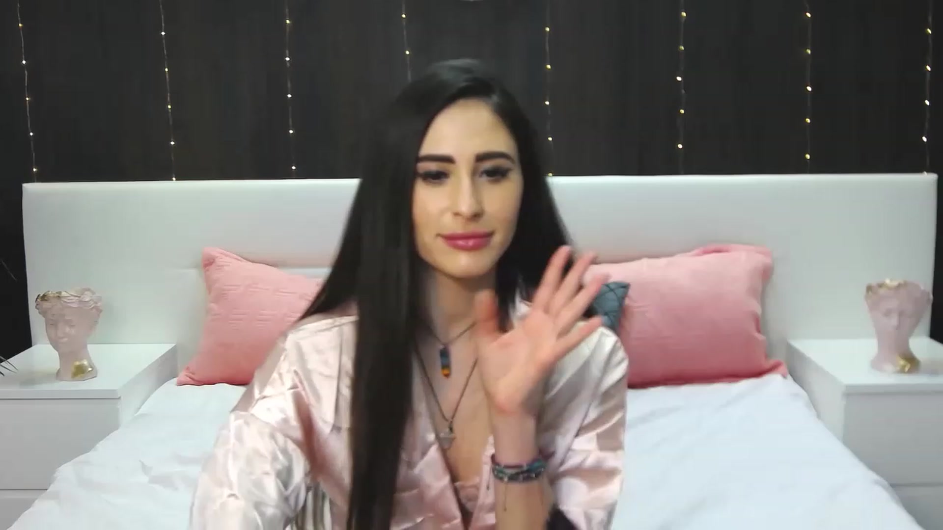Gallery image thumbnail from MaraHari's myfreecams stream on, 03/01/2023, 18:57 image 16 of 20