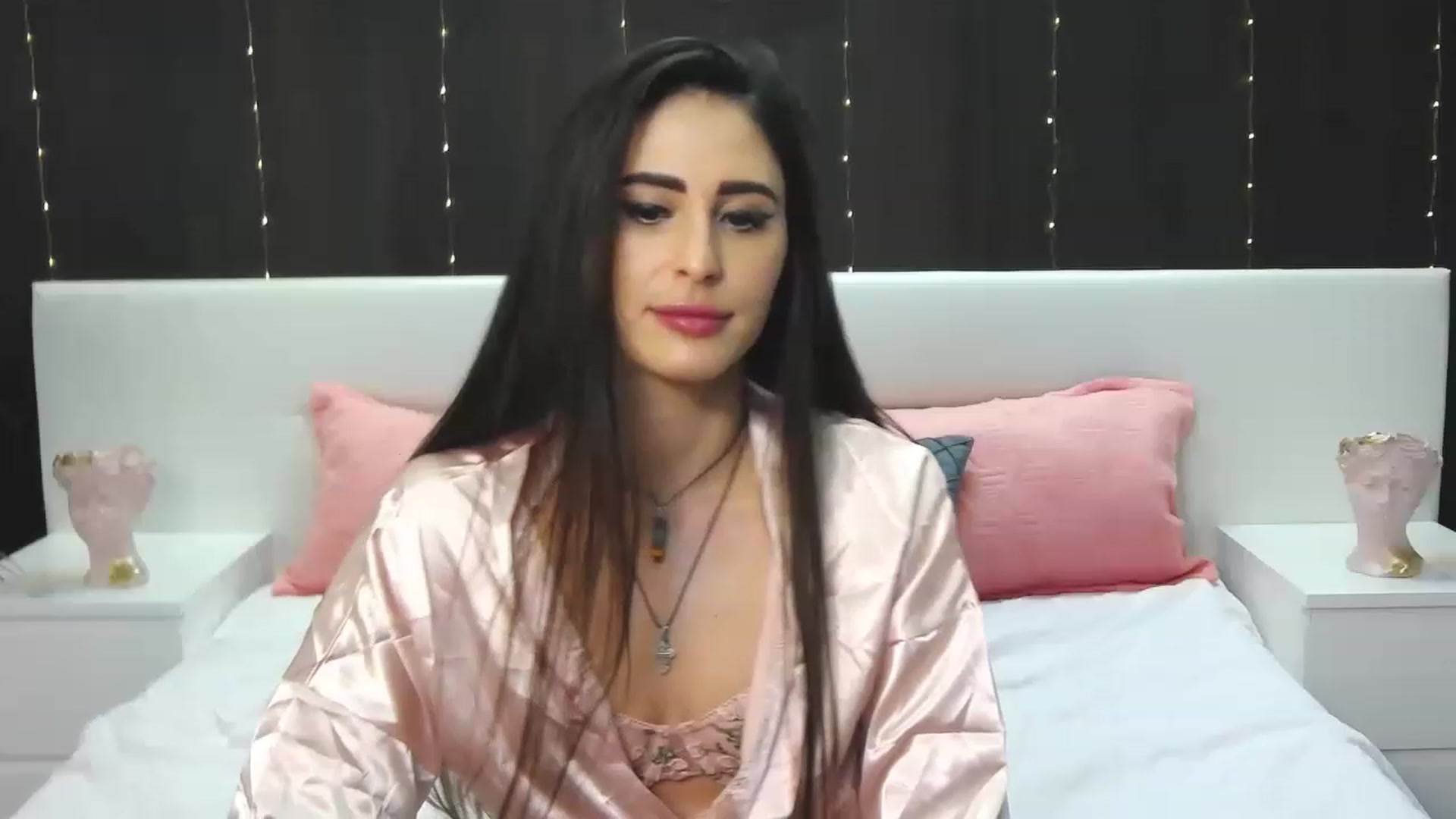 Gallery image thumbnail from MaraHari's myfreecams stream on, 03/01/2023, 18:57 image 13 of 20