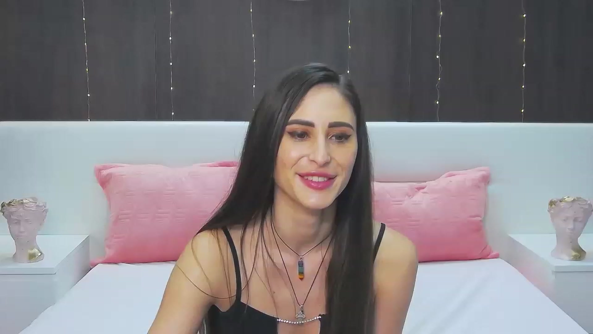 Gallery image thumbnail from MaraHari's myfreecams stream on, 03/02/2023, 19:01 image 19 of 20
