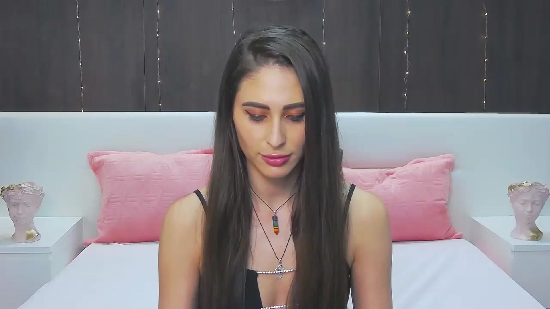 Gallery image thumbnail from MaraHari's myfreecams stream on, 03/02/2023, 19:01 image 6 of 20