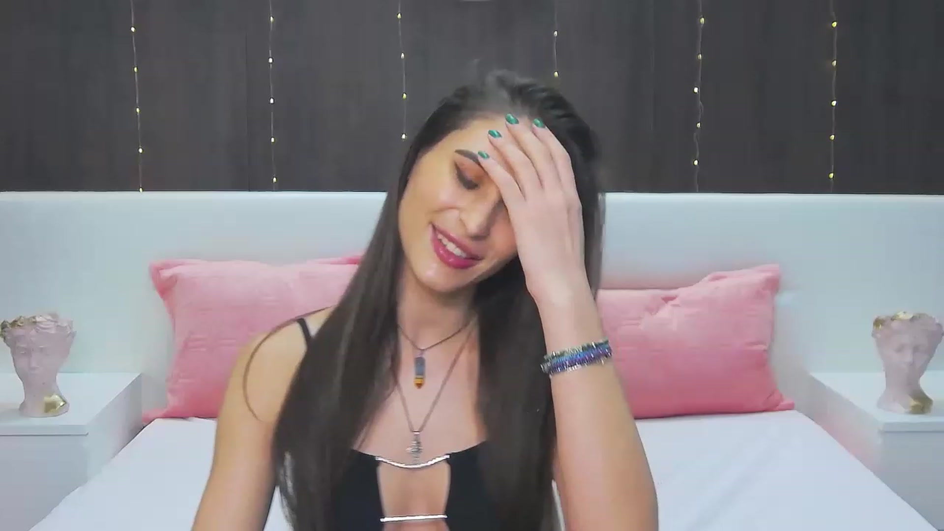 Gallery image thumbnail from MaraHari's myfreecams stream on, 03/02/2023, 19:01 image 4 of 20
