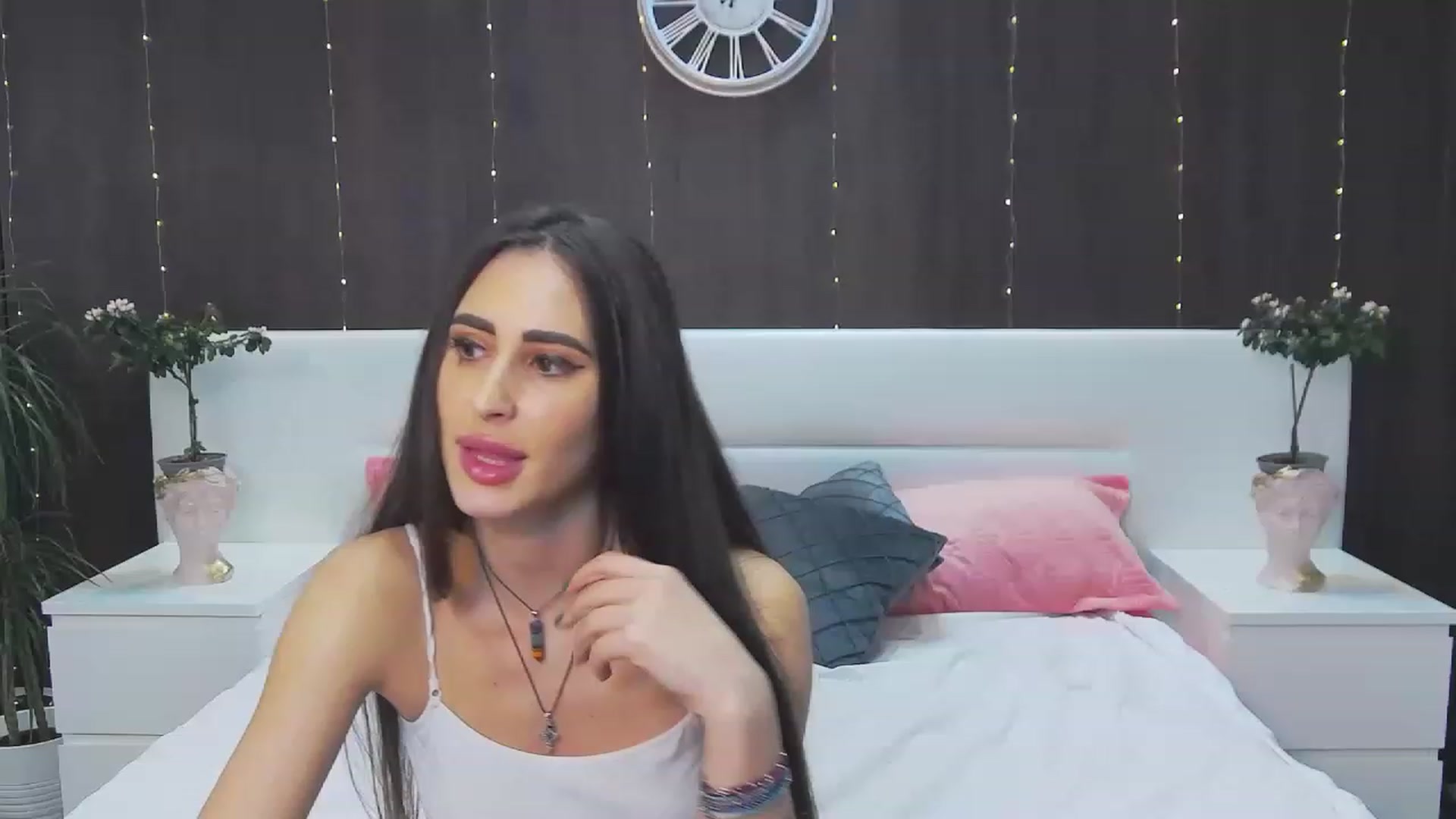 Gallery image thumbnail from MaraHari's myfreecams stream on, 03/04/2023, 23:22 image 11 of 20