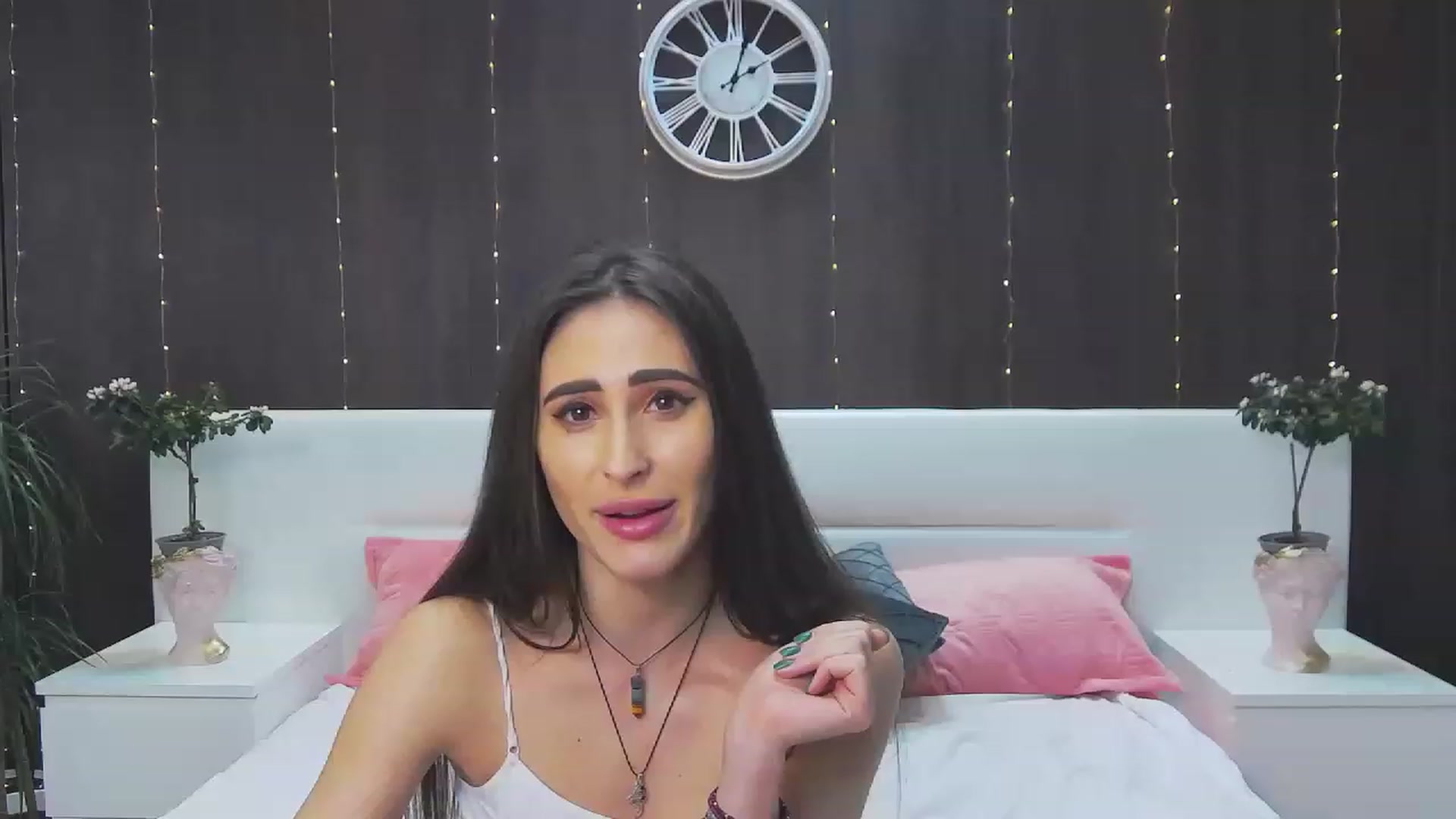 Gallery image thumbnail from MaraHari's myfreecams stream on, 03/04/2023, 23:22 image 8 of 20