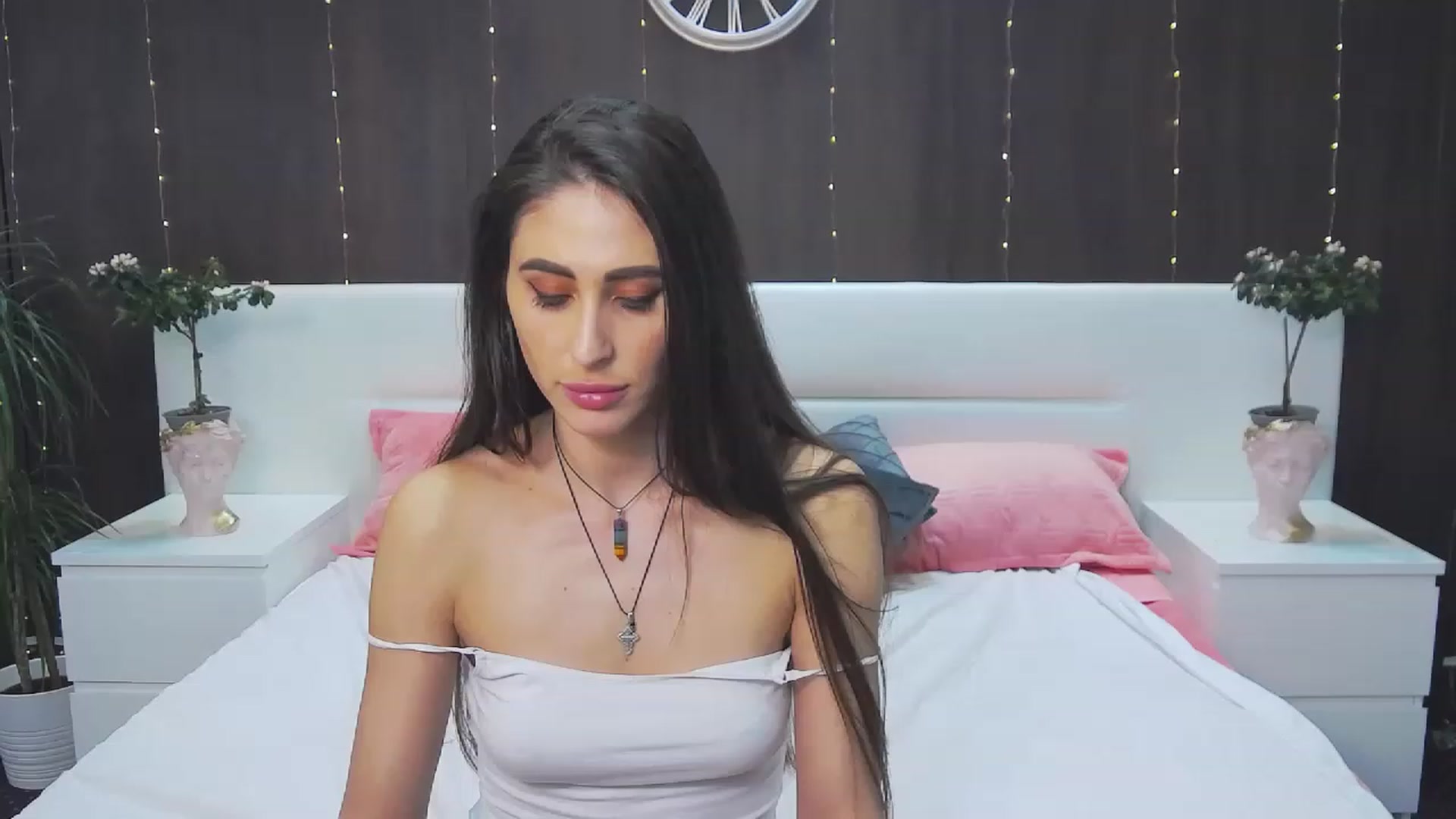 Gallery image thumbnail from MaraHari's myfreecams stream on, 03/04/2023, 23:22 image 18 of 20