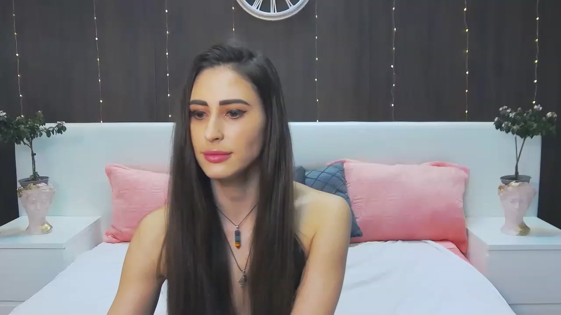 Gallery image thumbnail from MaraHari's myfreecams stream on, 03/05/2023, 18:51 image 9 of 20