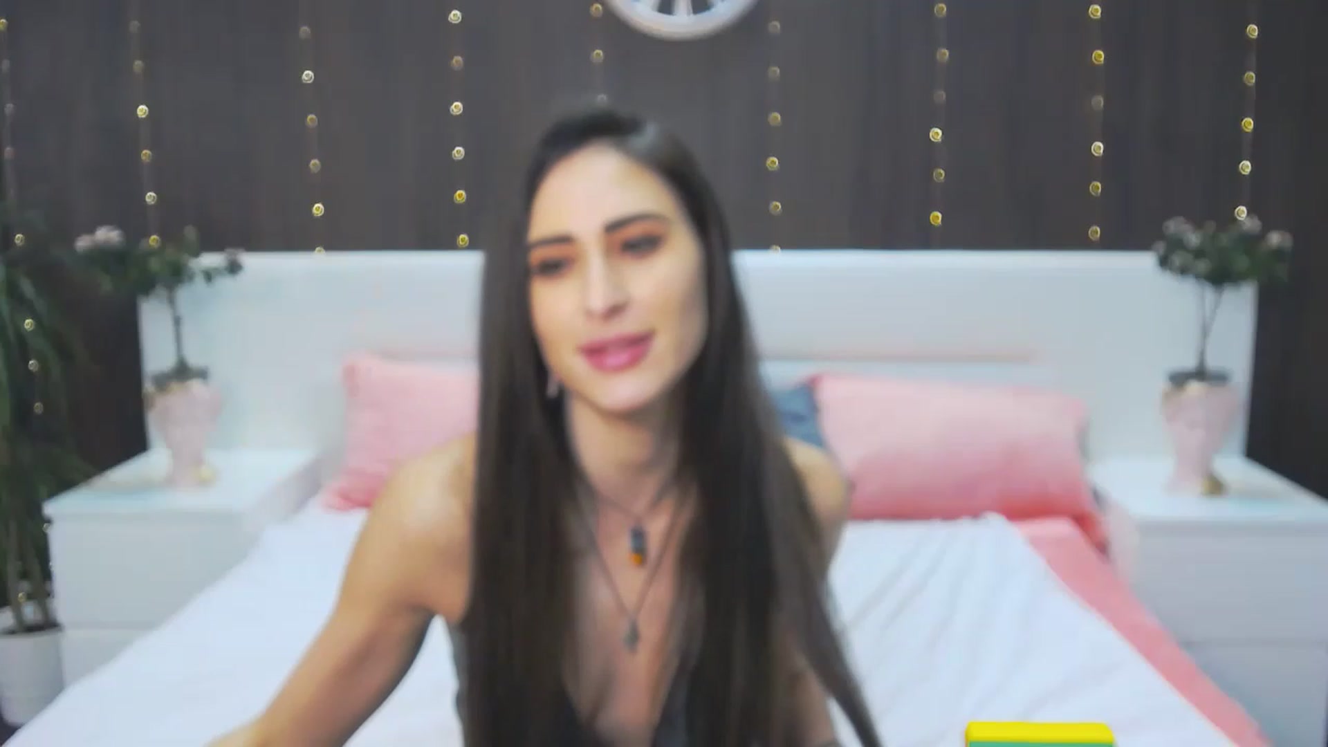 Gallery image thumbnail from MaraHari's myfreecams stream on, 03/05/2023, 21:10 image 10 of 20