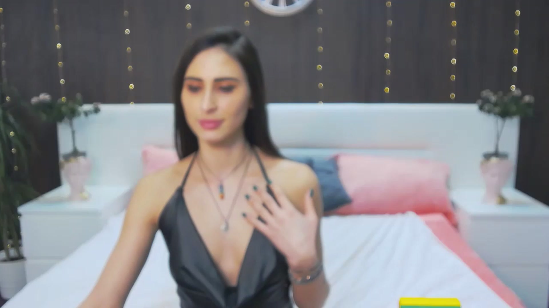 Gallery image thumbnail from MaraHari's myfreecams stream on, 03/05/2023, 21:10 image 13 of 20
