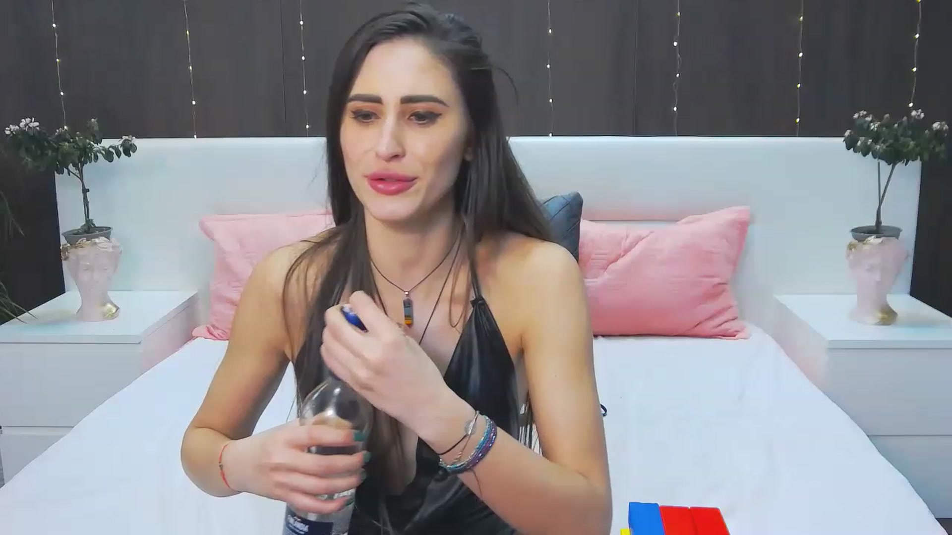 Gallery image thumbnail from MaraHari's myfreecams stream on, 03/06/2023, 01:22 image 18 of 20