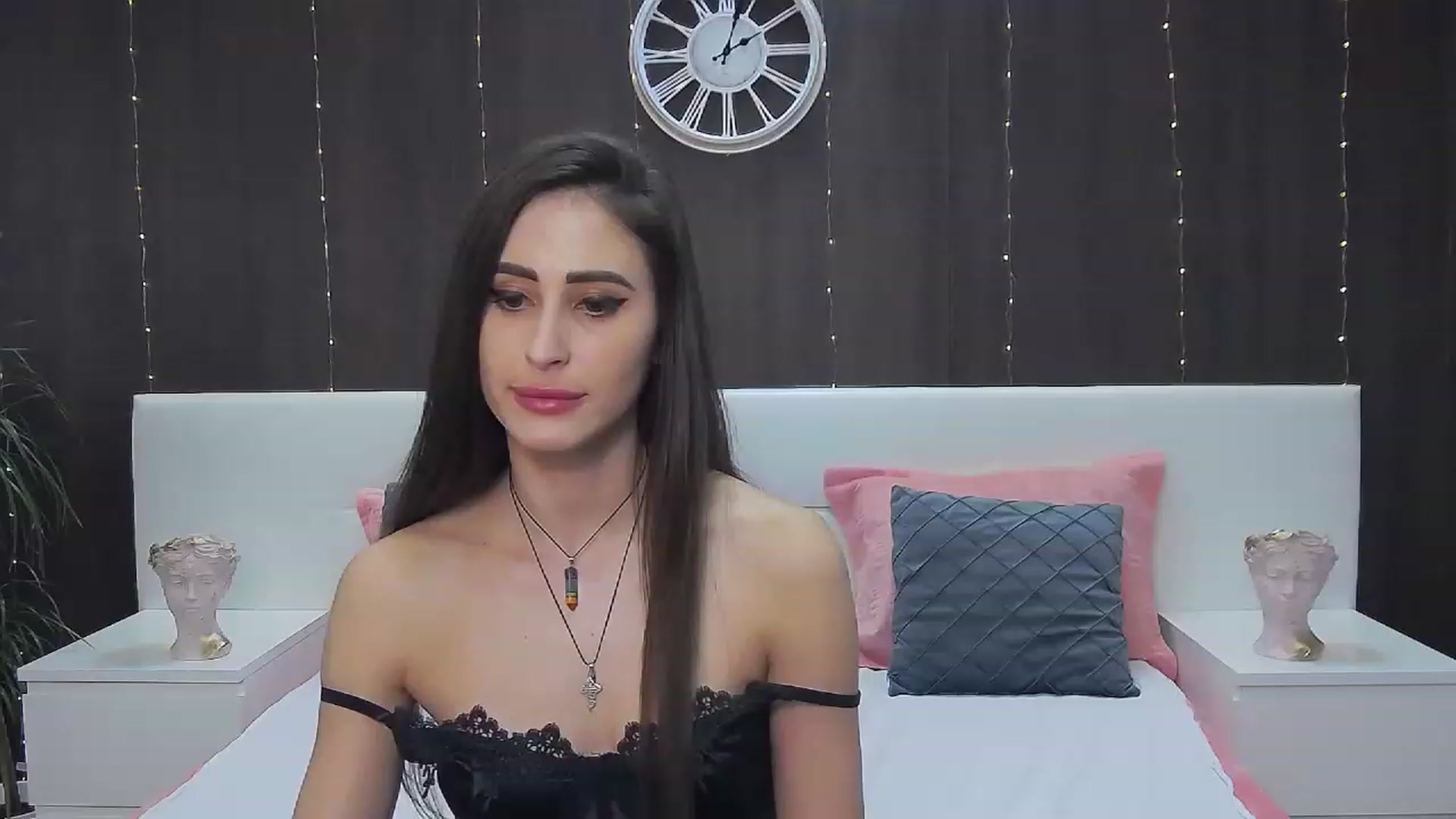 Gallery image thumbnail from MaraHari's myfreecams stream on, 03/09/2023, 24:03 image 7 of 20