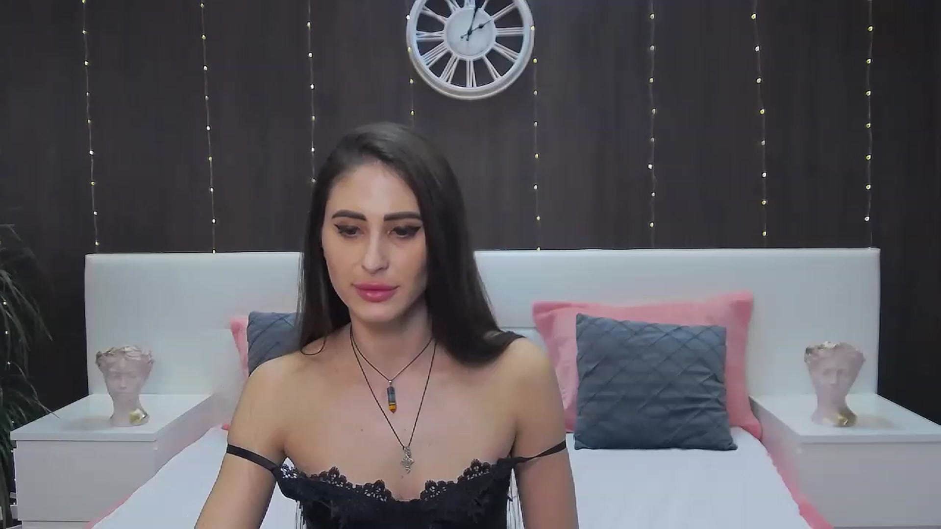 Gallery image thumbnail from MaraHari's myfreecams stream on, 03/09/2023, 24:03 image 10 of 20