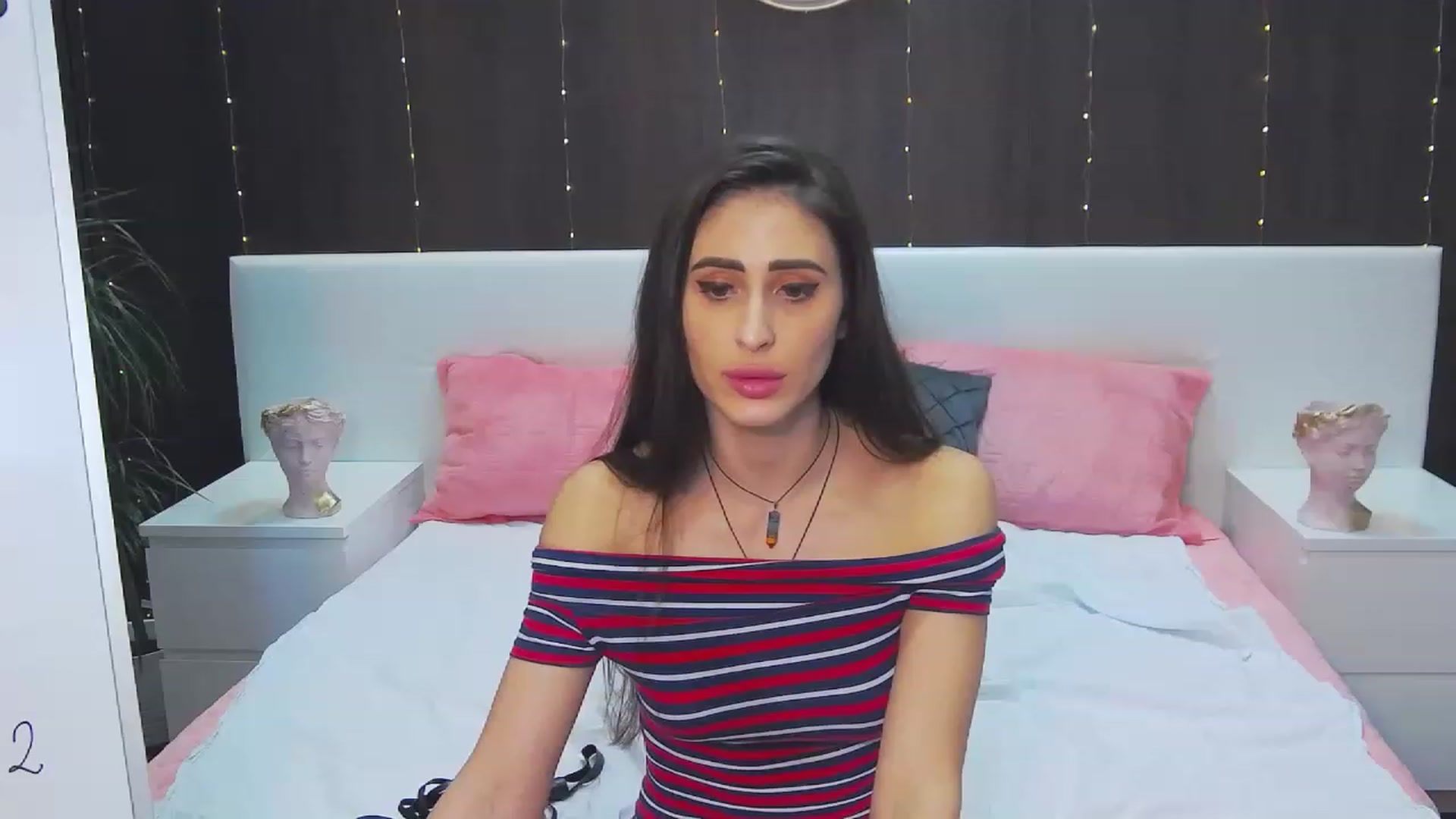 Gallery image thumbnail from MaraHari's myfreecams stream on, 03/12/2023, 24:50 image 4 of 20