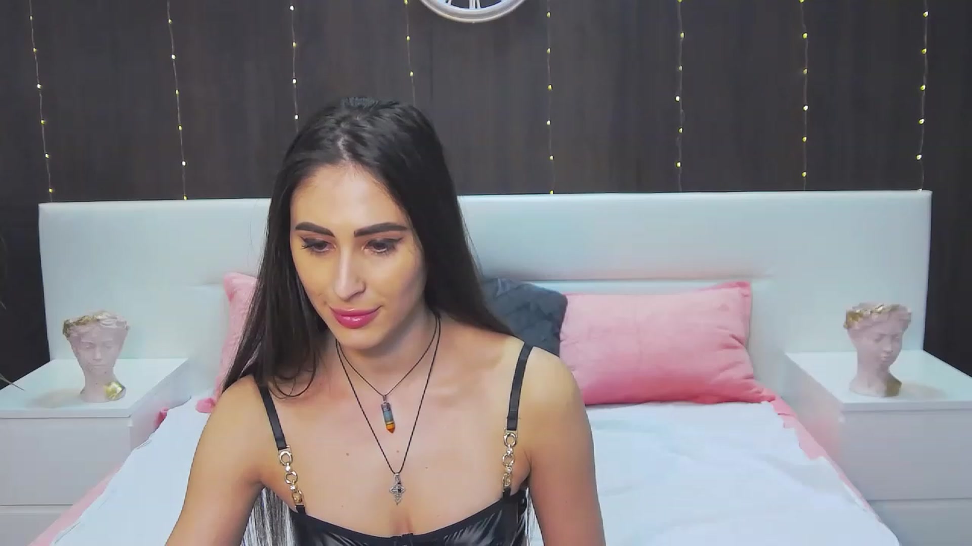 Gallery image thumbnail from MaraHari's myfreecams stream on, 03/12/2023, 22:12 image 19 of 20