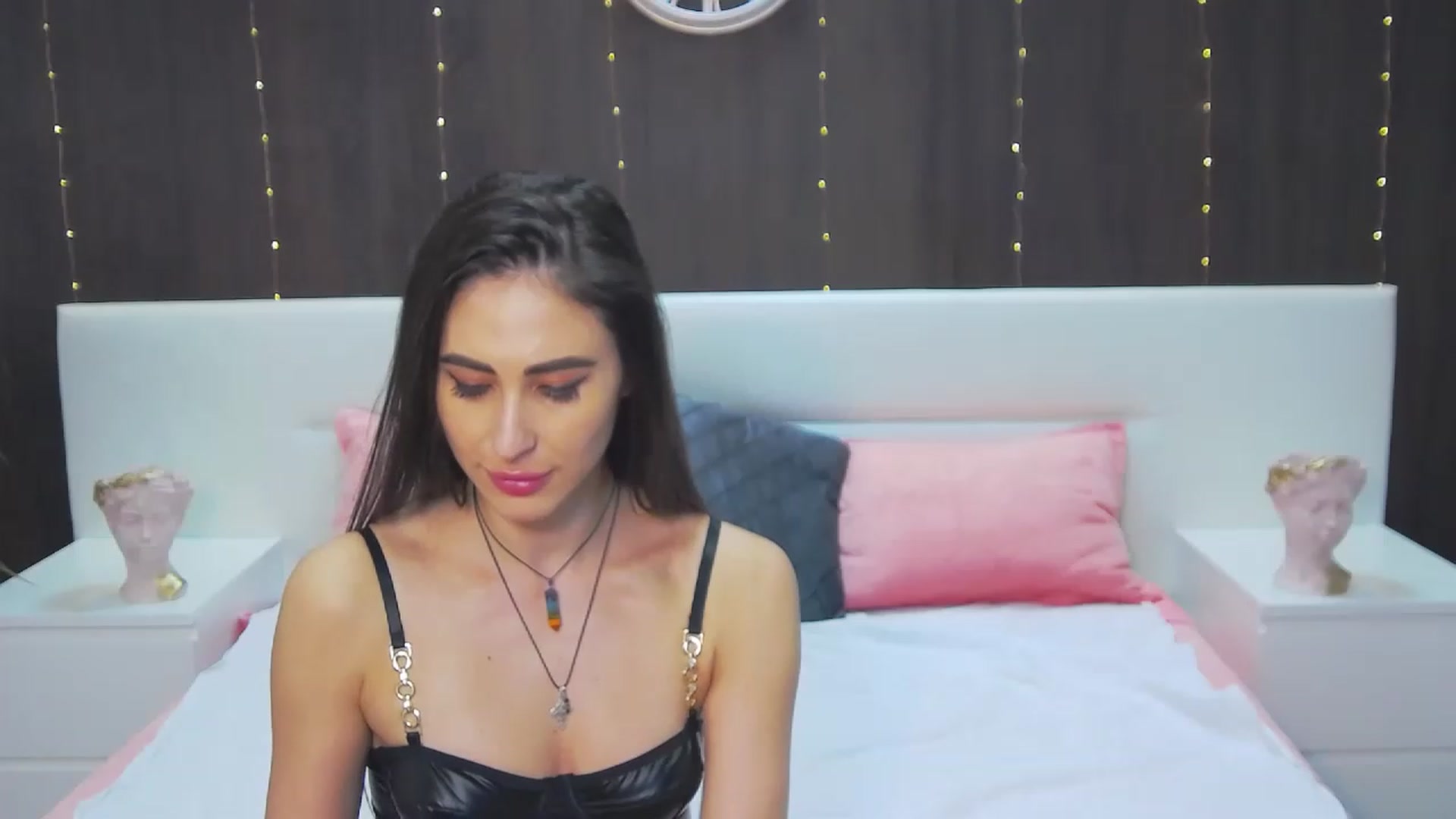Gallery image thumbnail from MaraHari's myfreecams stream on, 03/12/2023, 22:12 image 15 of 20