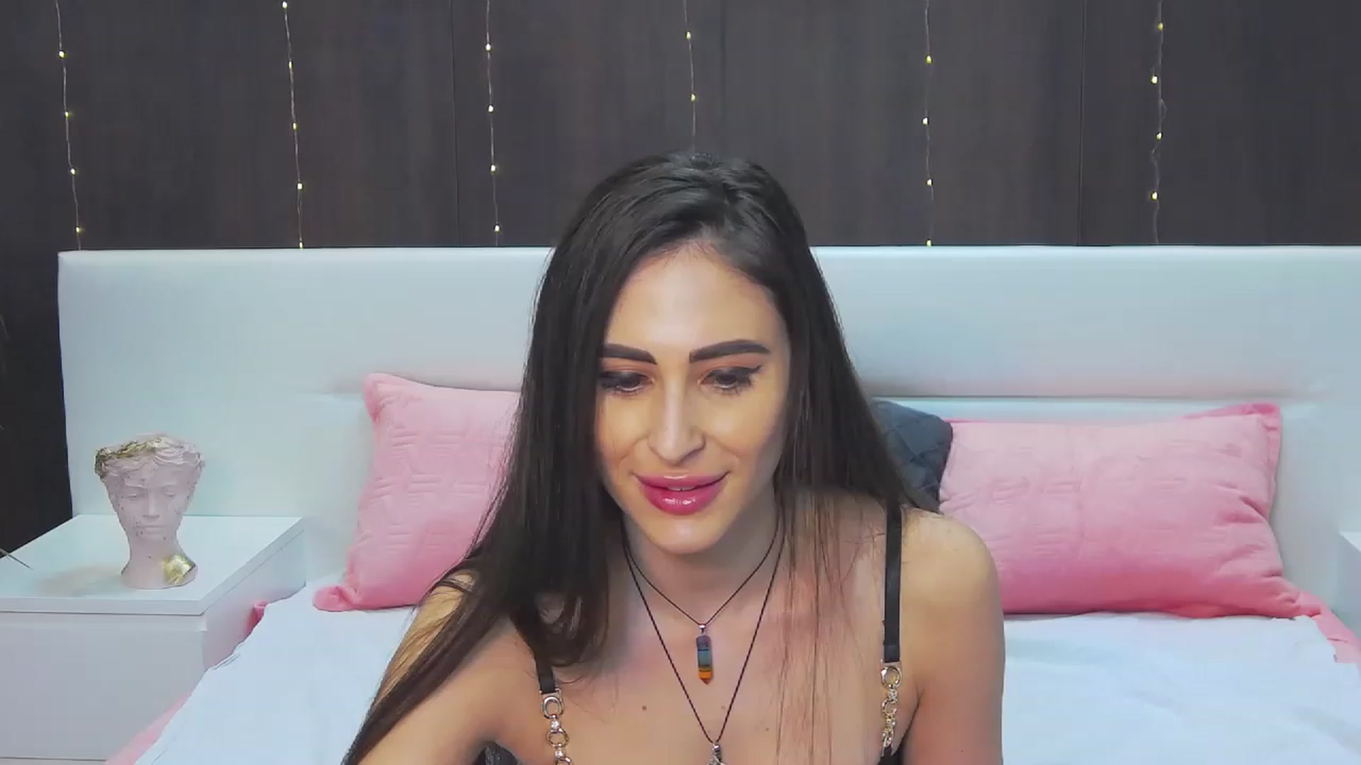 Gallery image thumbnail from MaraHari's myfreecams stream on, 03/12/2023, 22:12 image 6 of 20